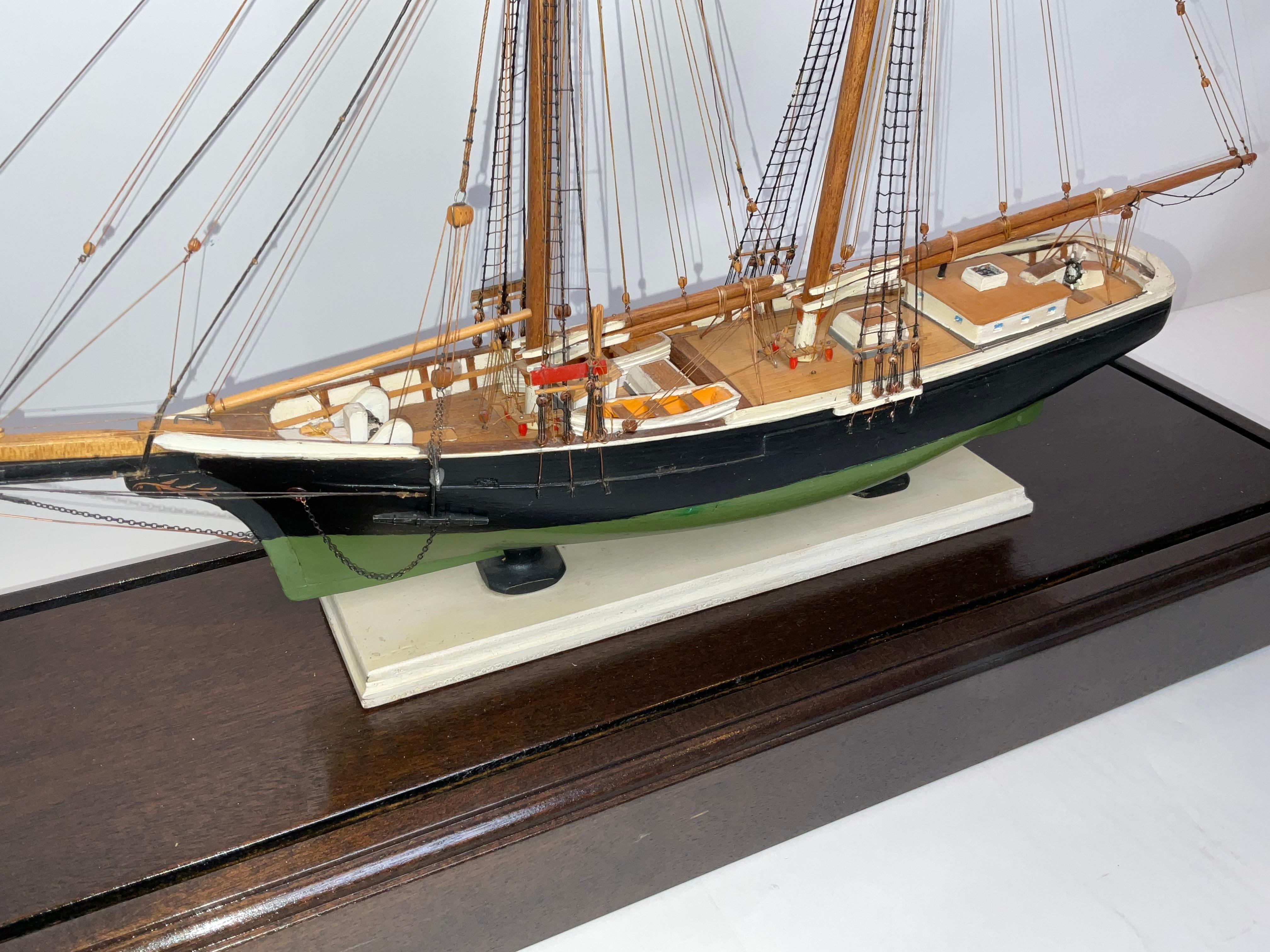 Modèle d'un érudit de pêcheur de style Sharpshooter en vente 12