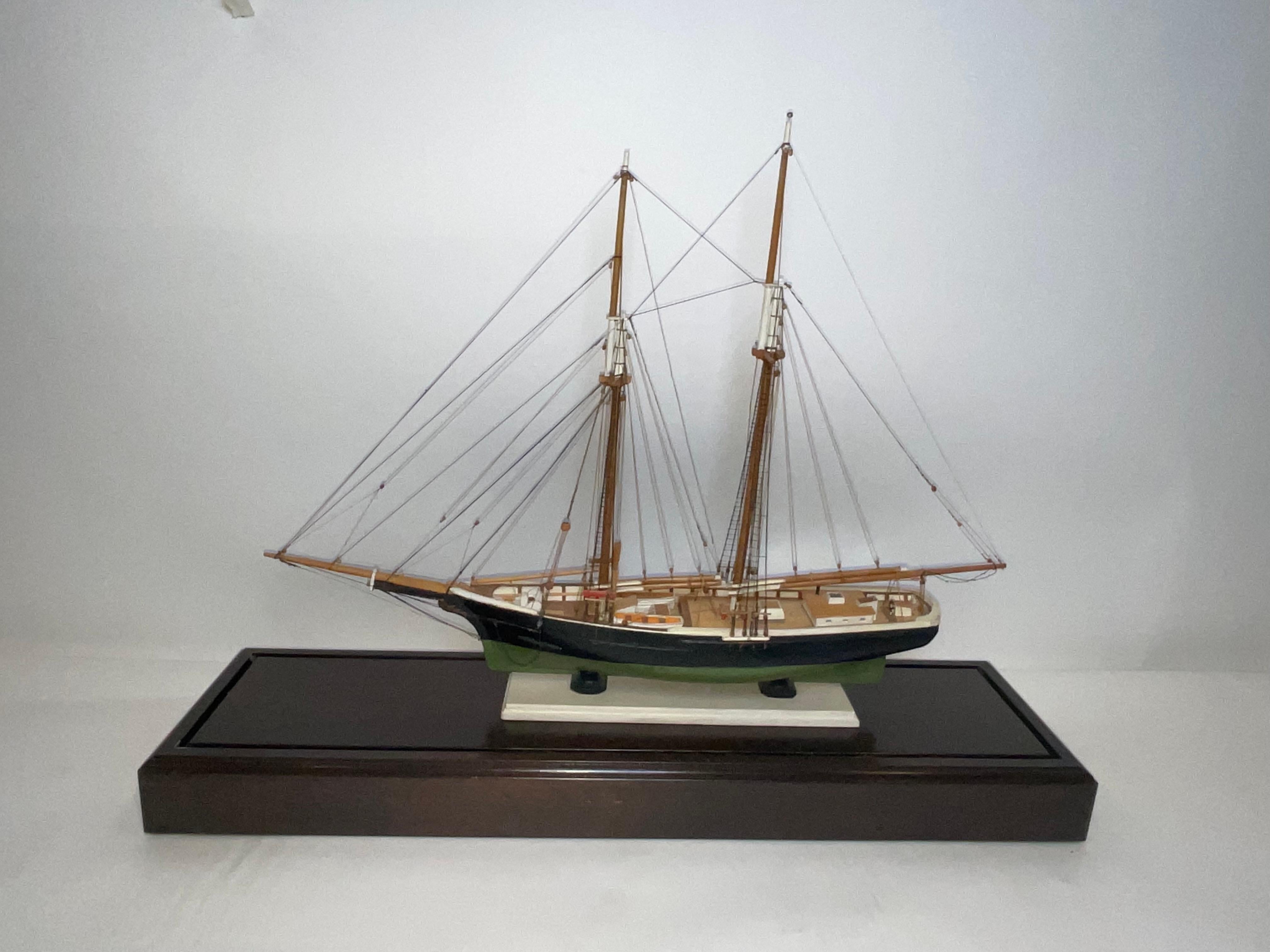 Modèle d'un érudit de pêcheur de style Sharpshooter en vente 14
