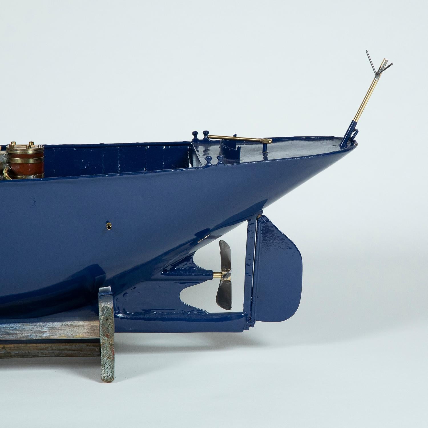 Model of a Steamboat, with Live-Steam Engine 1