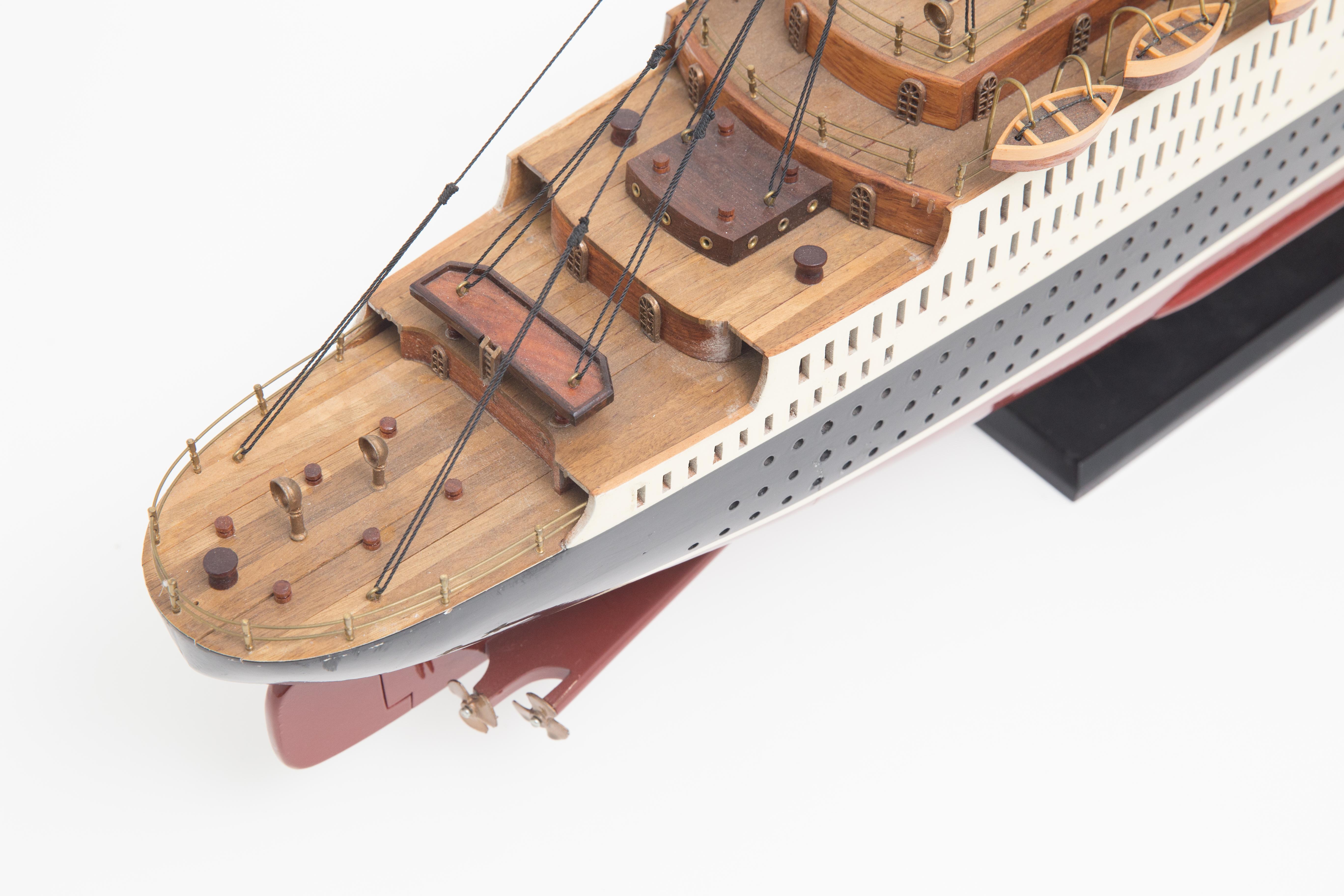 Model of the Cunard luxury Liner, Queen Mary 5