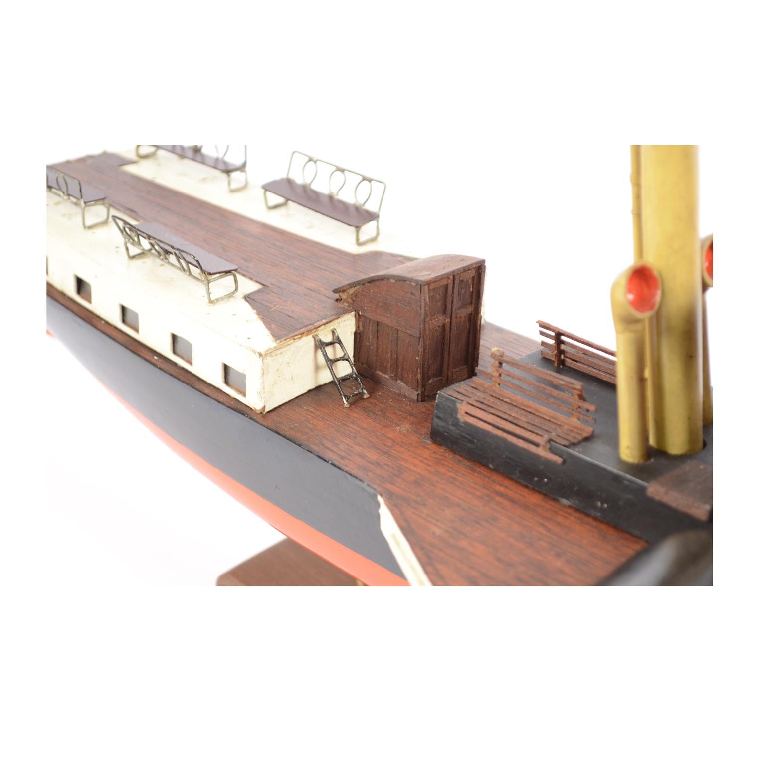 Model of the Danish Steamer Hjejlen, Black and Red Wood 13