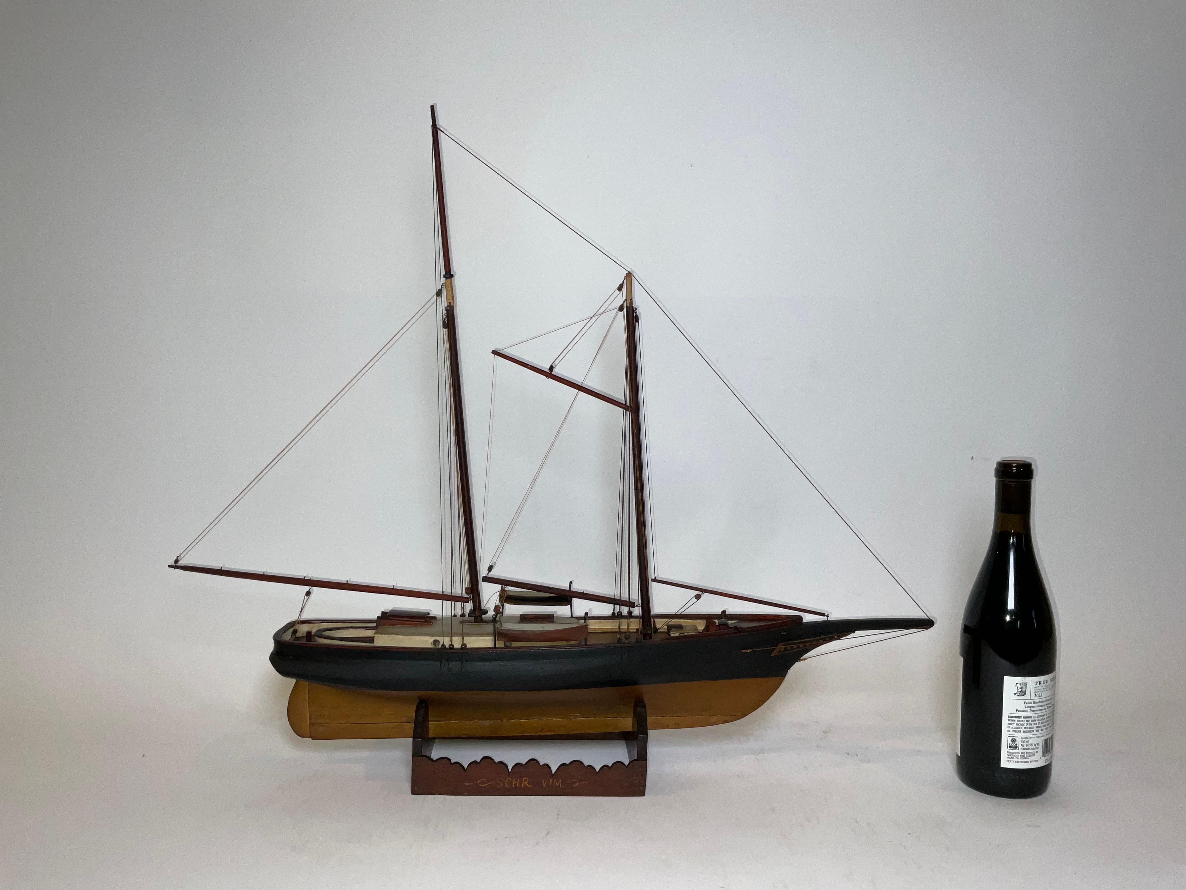 Belle maquette ancienne de la goélette 