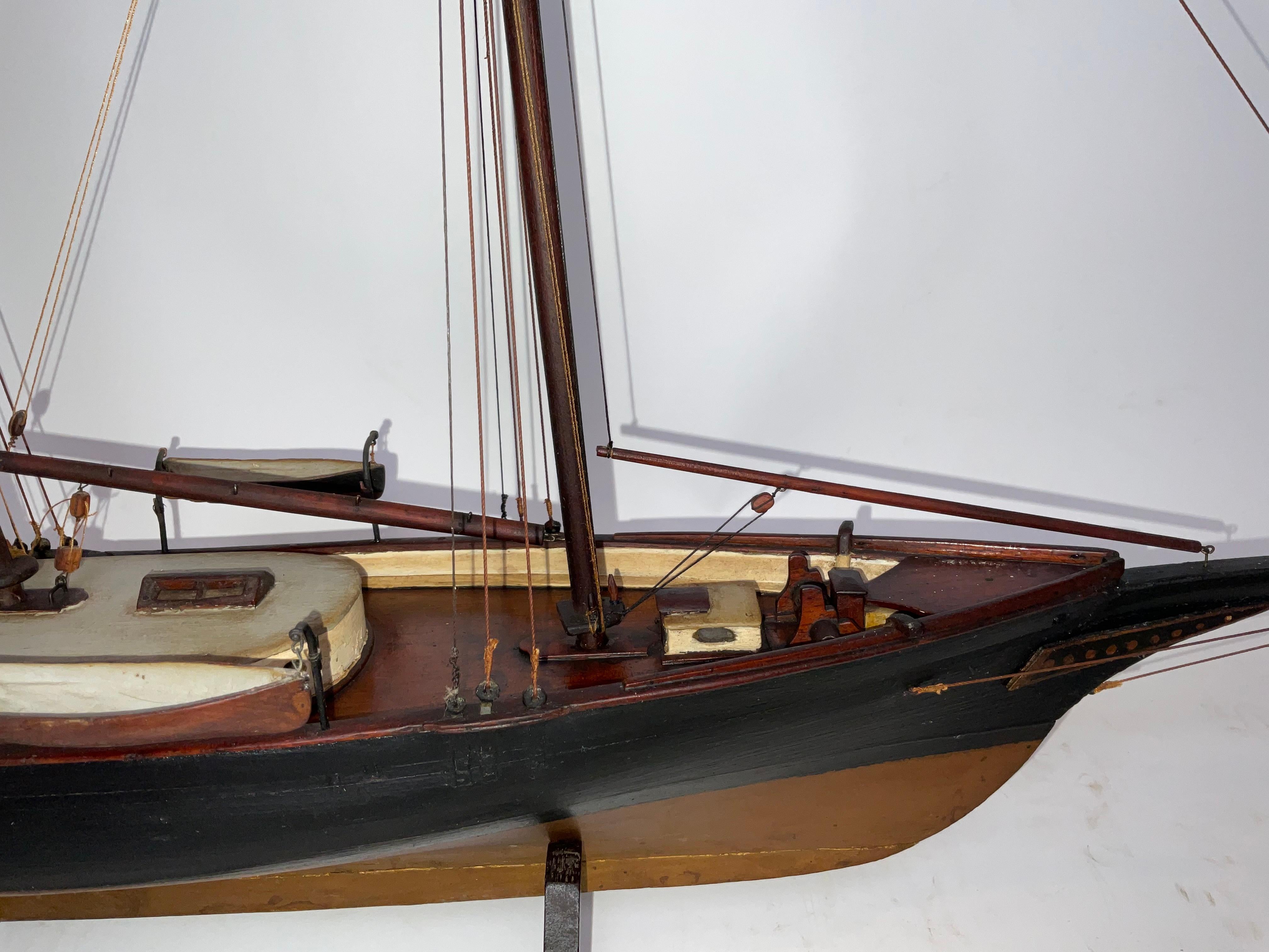 Début du 20ème siècle Modèle du yacht Schooner Yacht Vim en vente
