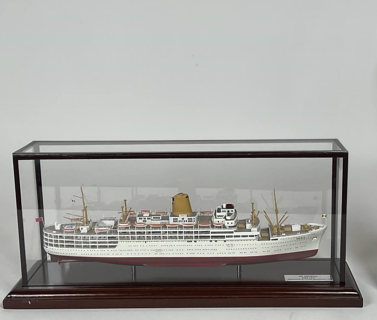 The SS Iberia is a small cased model built by a company called GTrans Limited from Australia a decade ago. SS Iberia was an ocean liner completed in 1954 for the Peninsular and Oriental Steam Navigation Company. Along with her fleetmates Himalaya,