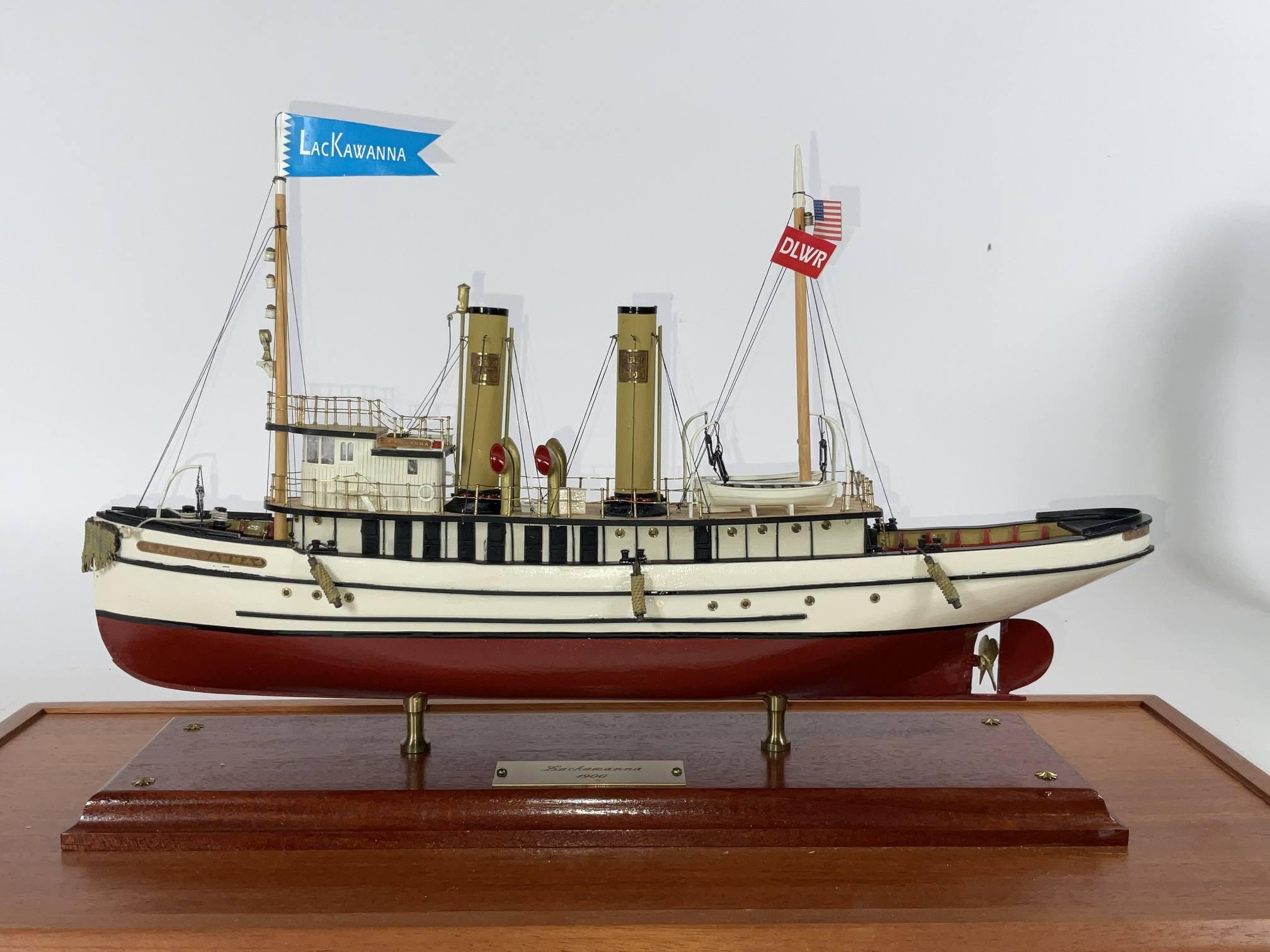 Modèle du bateau à vapeur Lackawana Bon état - En vente à Norwell, MA