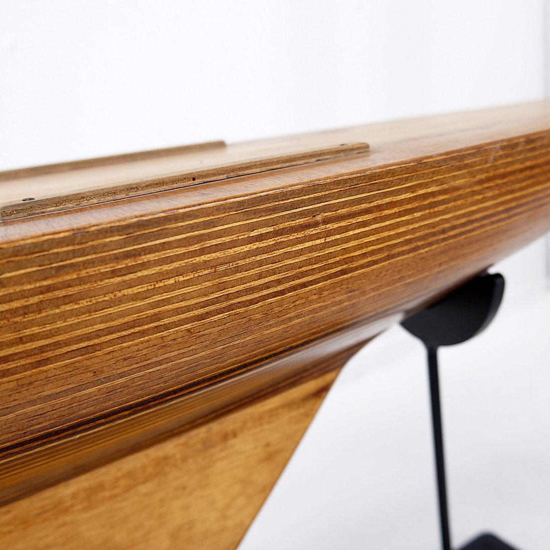Modèle de coque de bateau en bois sur base métallique - 20e en vente 4
