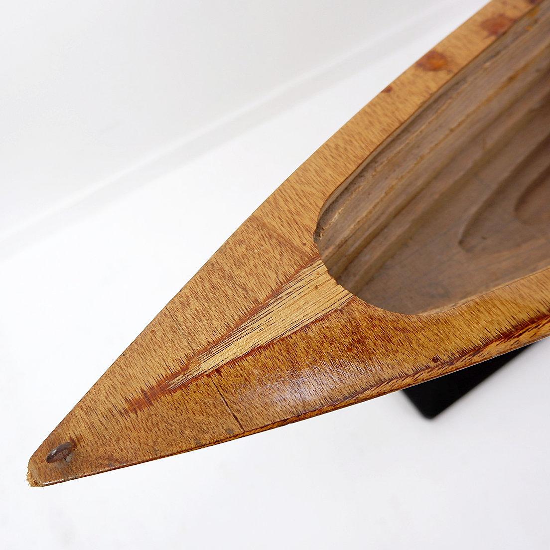 Modèle de coque de bateau en bois sur base métallique - 20e en vente 6