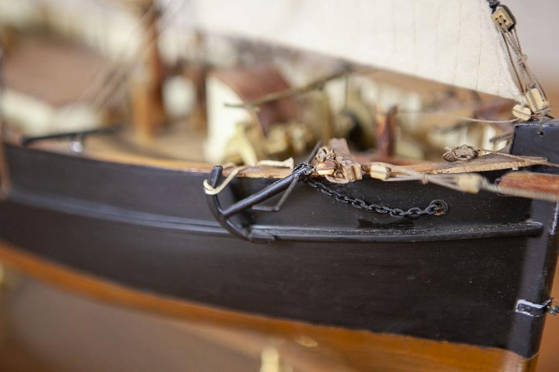 Model of Yacht From the Early 20th Century For Sale 6