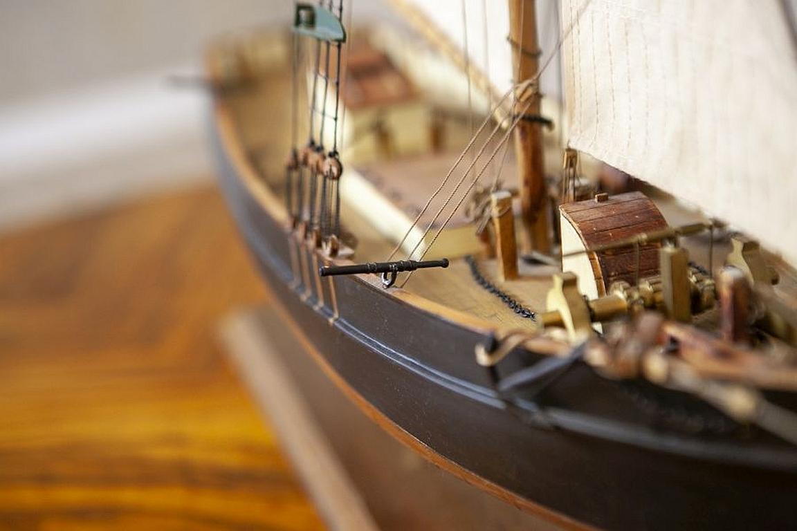 Model of Yacht From the Early 20th Century For Sale 8
