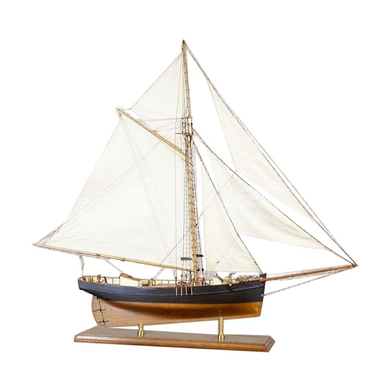 Modelo de yate de principios del siglo XX