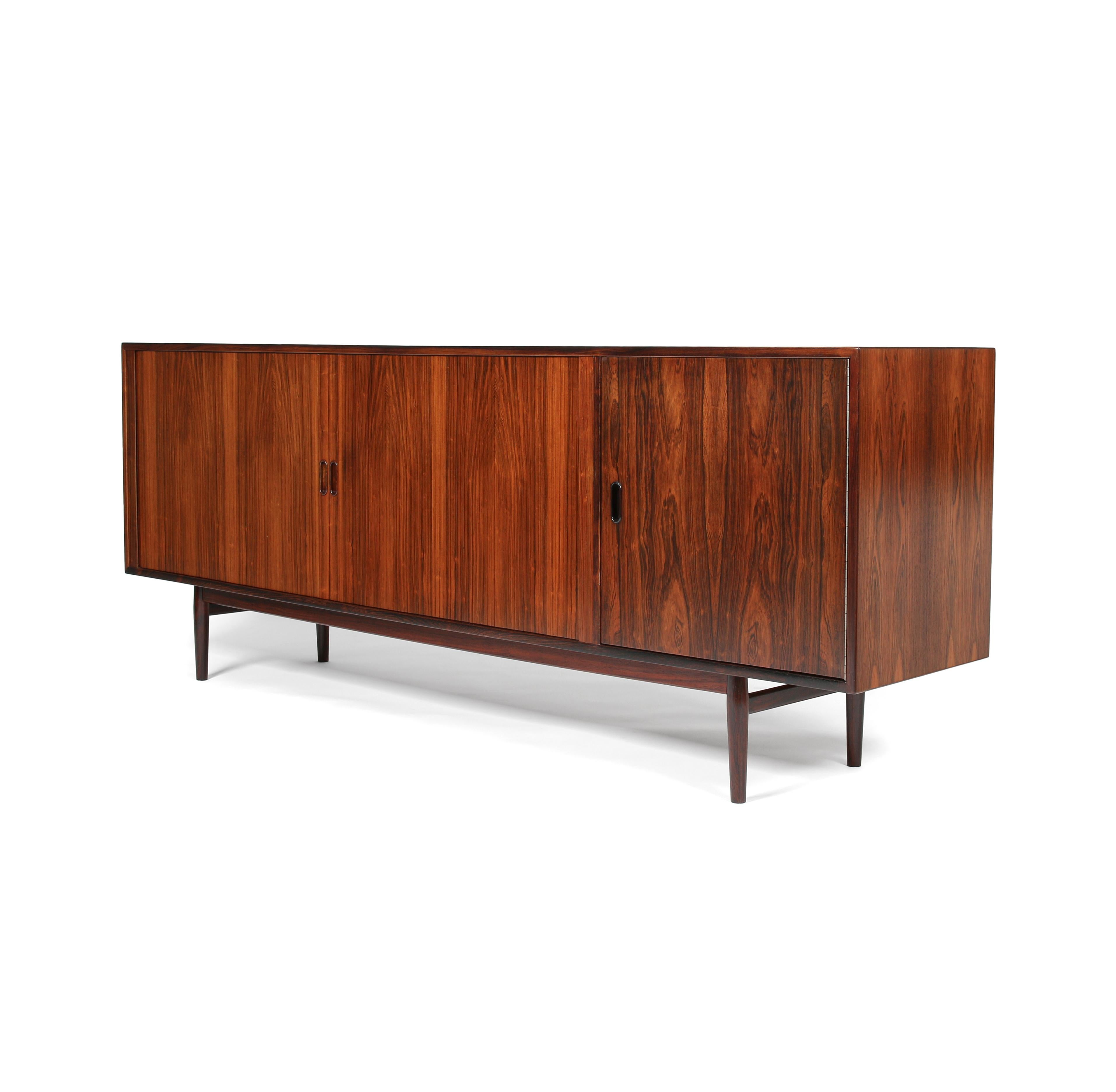 Model OS-36 Rosewood Credenza by Arne Vodder for Sibast Furniture, Circa 1960s 4