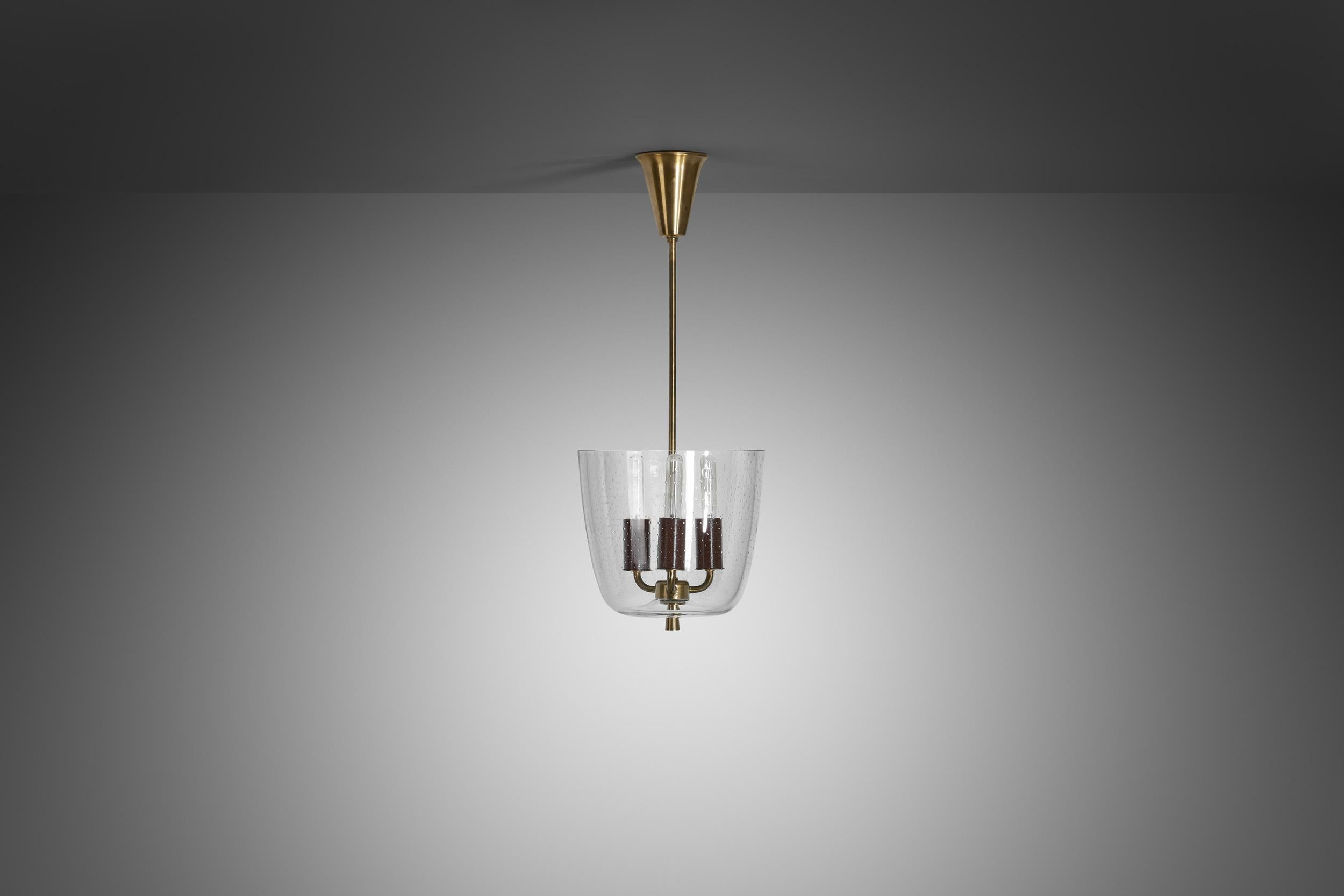 Mid-Century moderno Lampada da soffitto in ottone e vetro modello 