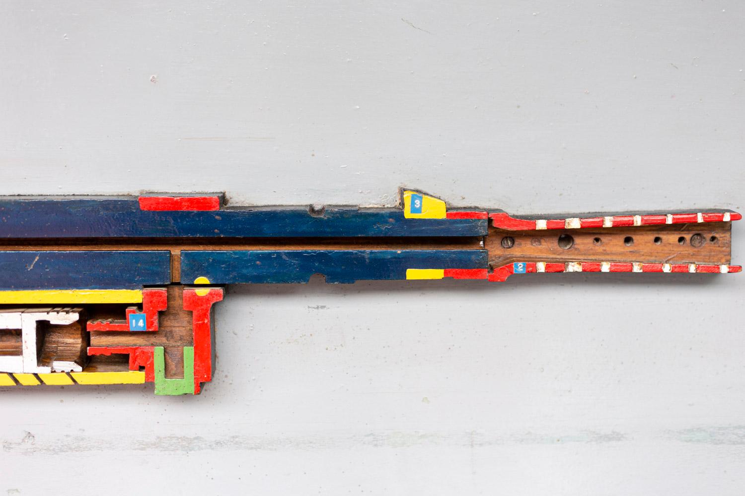 Model Panel Mac 24/29 Machine Gun in Painted Wood, 1950s In Good Condition In Saint-Ouen, FR