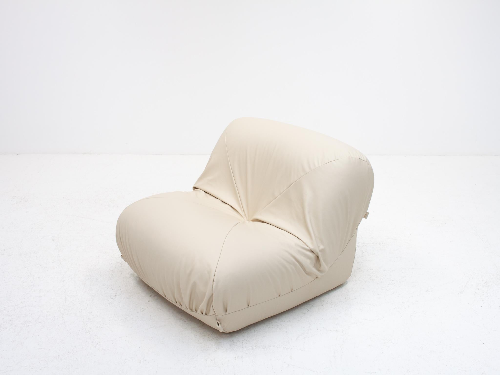 Model ‘Patate’ Leather Lounge Chair for Airborne France, 1970s 3