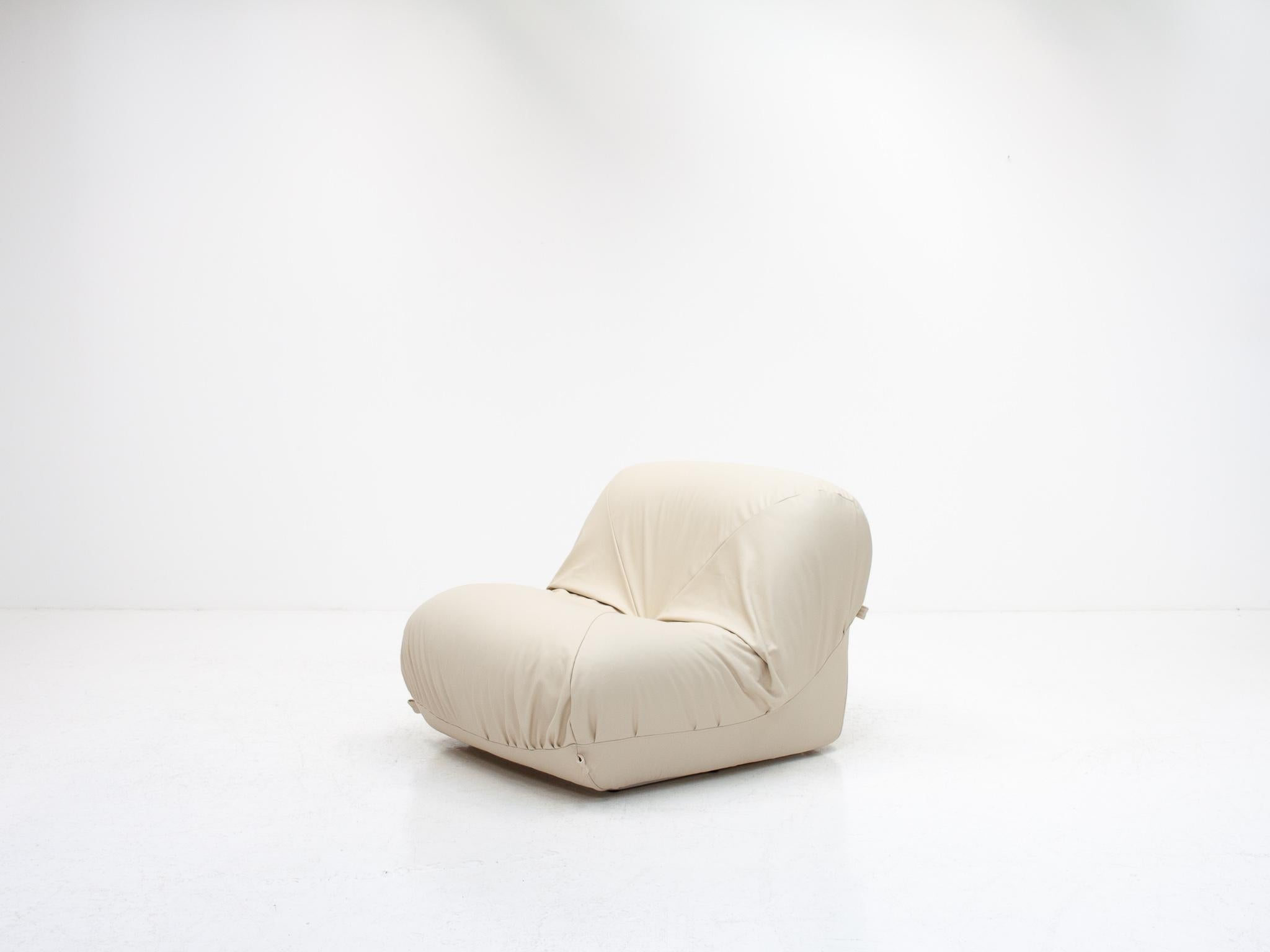 Model ‘Patate’ Leather Lounge Chair for Airborne France, 1970s 4