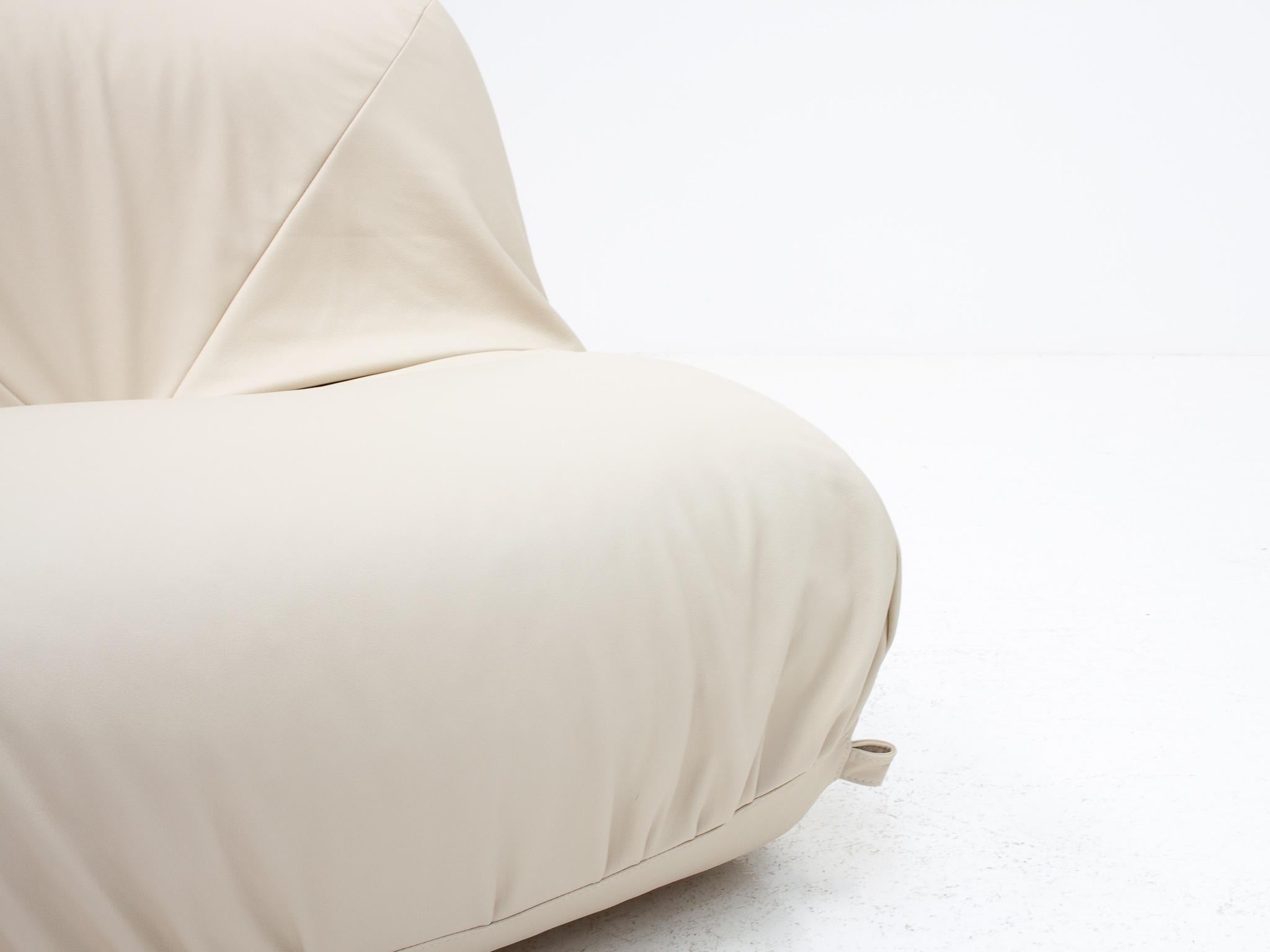 Model ‘Patate’ Leather Lounge Chair for Airborne France, 1970s 8
