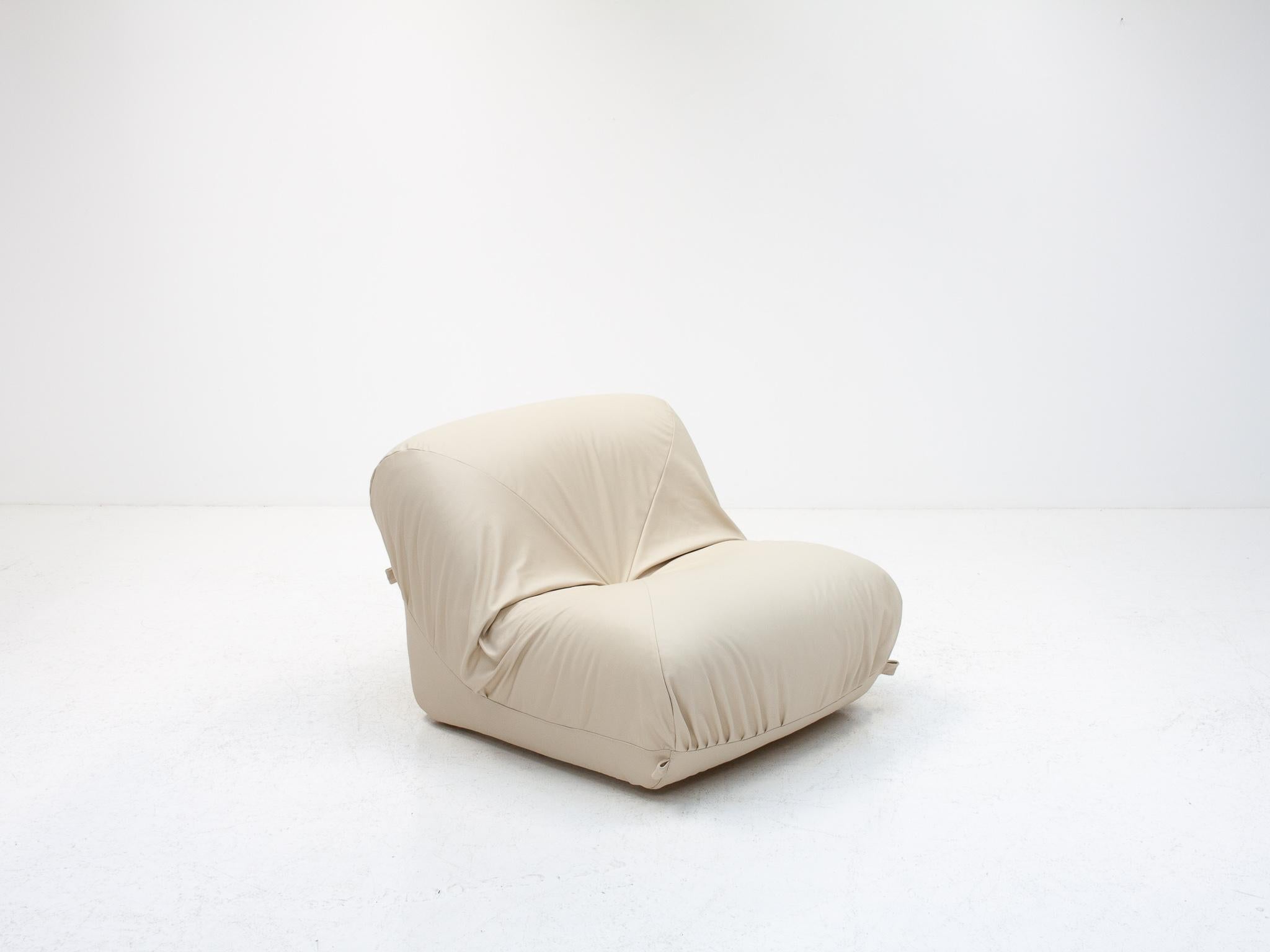 A mid-century 'Patate’ lounge chair in new cream leather. This is an extremely comfortable chair and the name 'Patate' literally translates to 'Potato' in English.

Condition: The piece is in good condition for its age, it has new leather so the