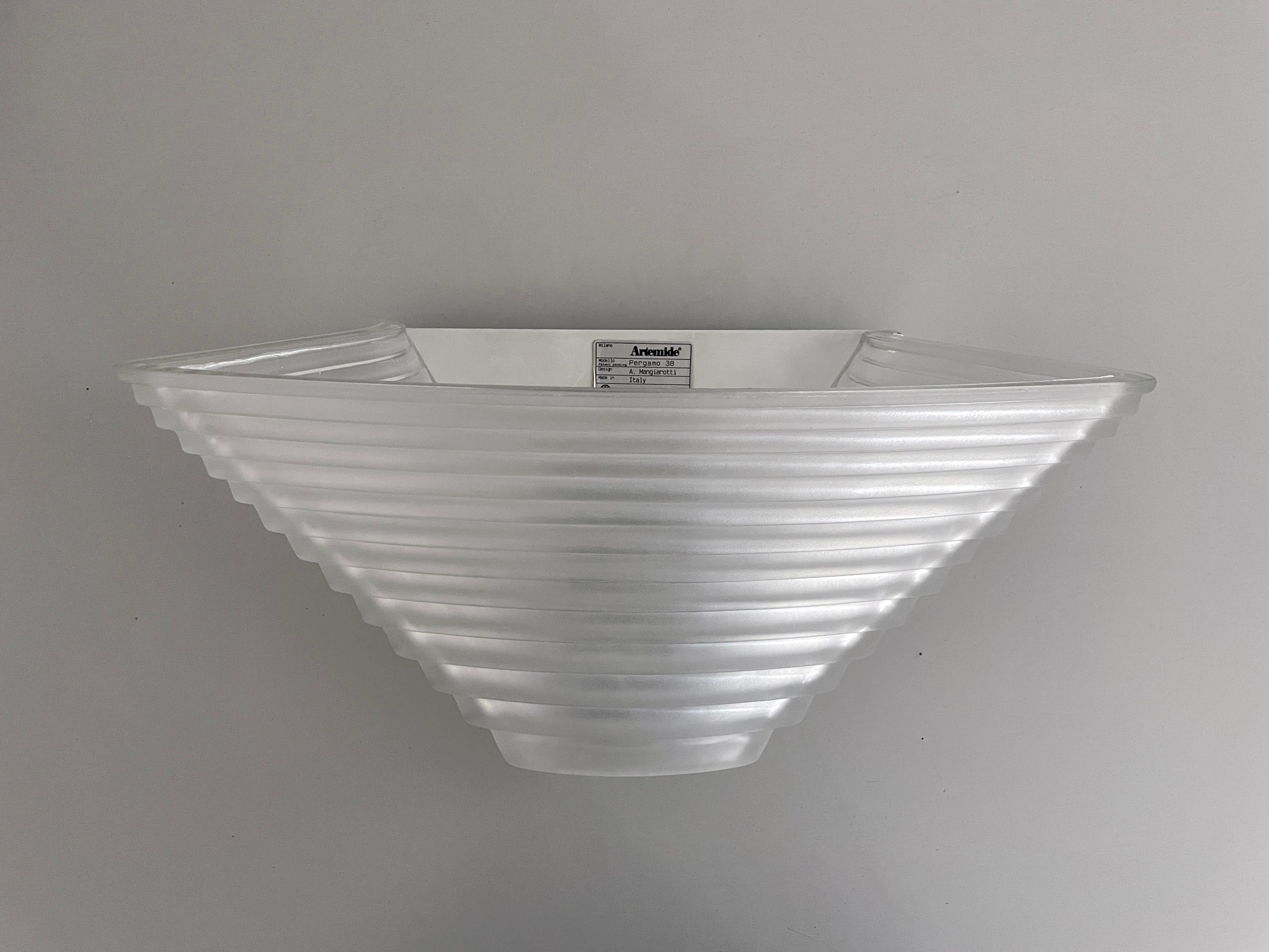 Italiano Applique singola Model Pergamo 38 di Angelo Mangiarotti per Artemide, anni '80, Italia in vendita