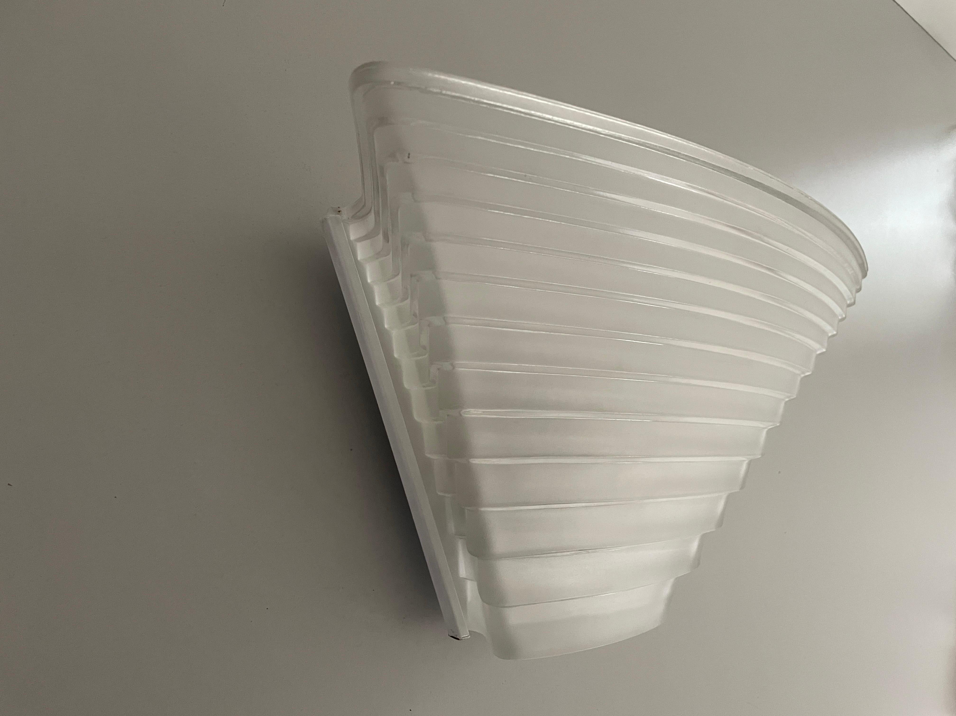 Fine XX secolo Applique singola Model Pergamo 38 di Angelo Mangiarotti per Artemide, anni '80, Italia in vendita