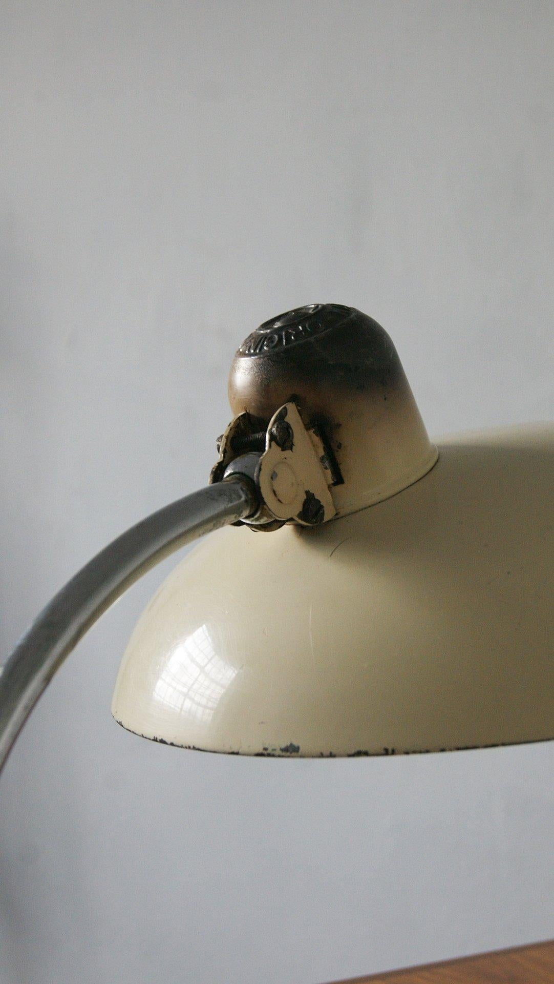 Industriel Lampe de table Modèle President 663 de Christian Dell pour Kaiser Idell en vente