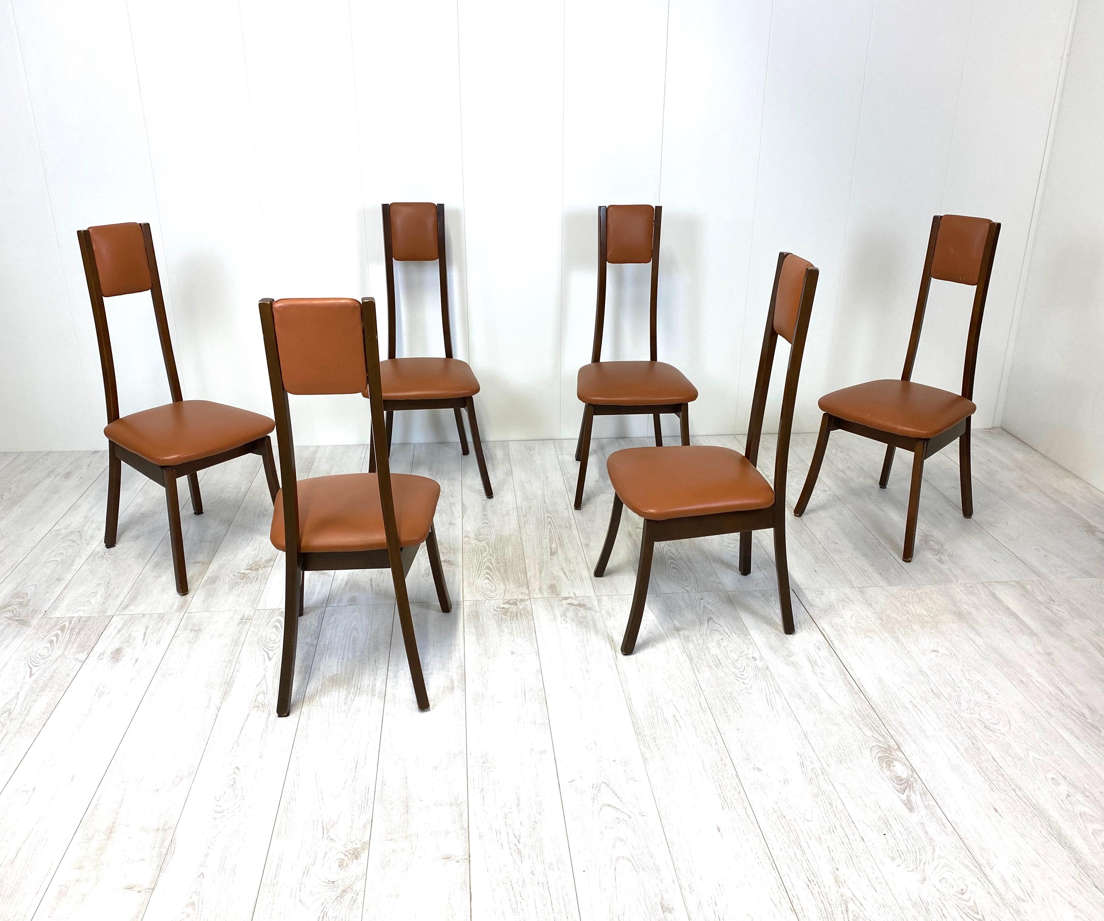 Ensemble de six  Chaises de salle à manger Modèle Programma S11  par Angelo Mangiarotti
Bon état vintage
