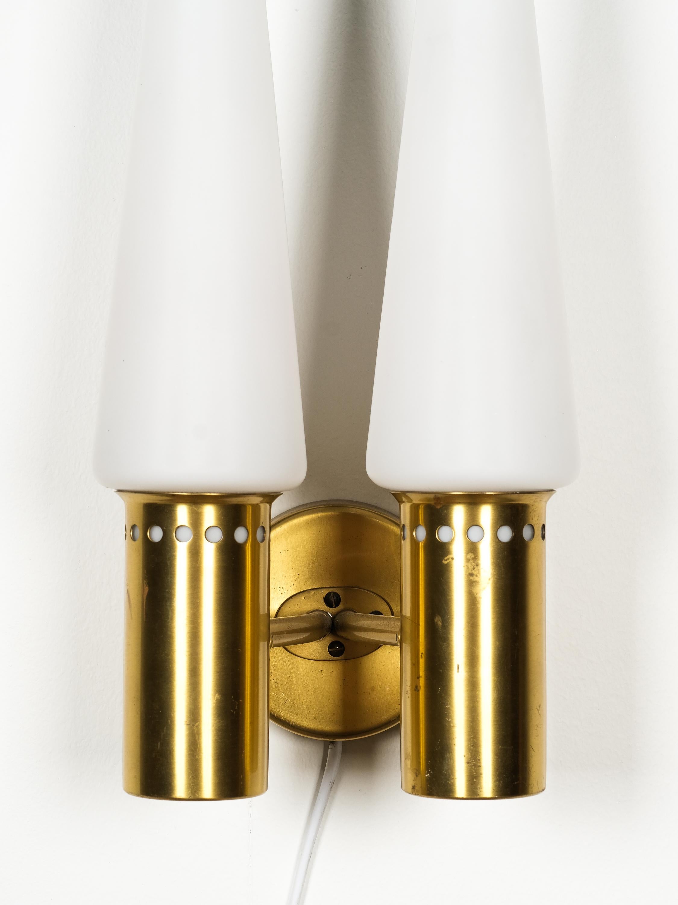 Suédois Applique modèle S-1987/2 par Hans-Agne Jakobsson, Suède, années 1950 en vente