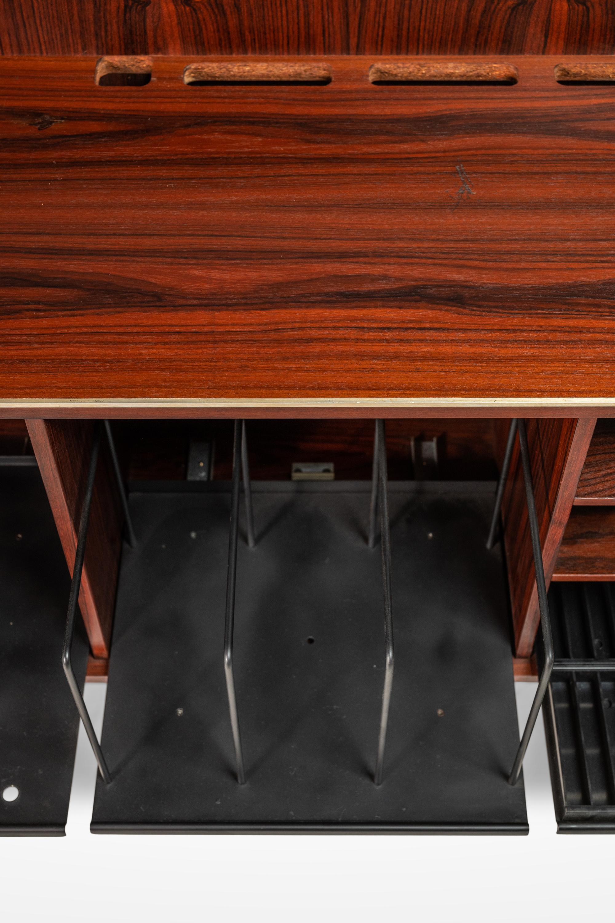 Model SC80 Record Media Console in Rosewood by Jacob Jensen for Bang & Olufsen In Good Condition In Deland, FL