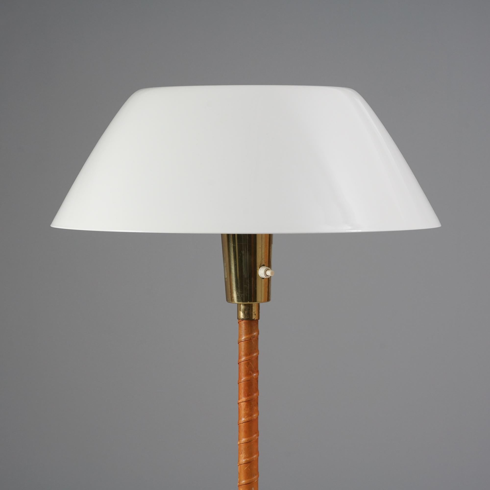 Model Senator/Ihanne Floor Lamp, Lisa Johansson-Pape, Orno Oy, 1950s (Skandinavische Moderne) im Angebot