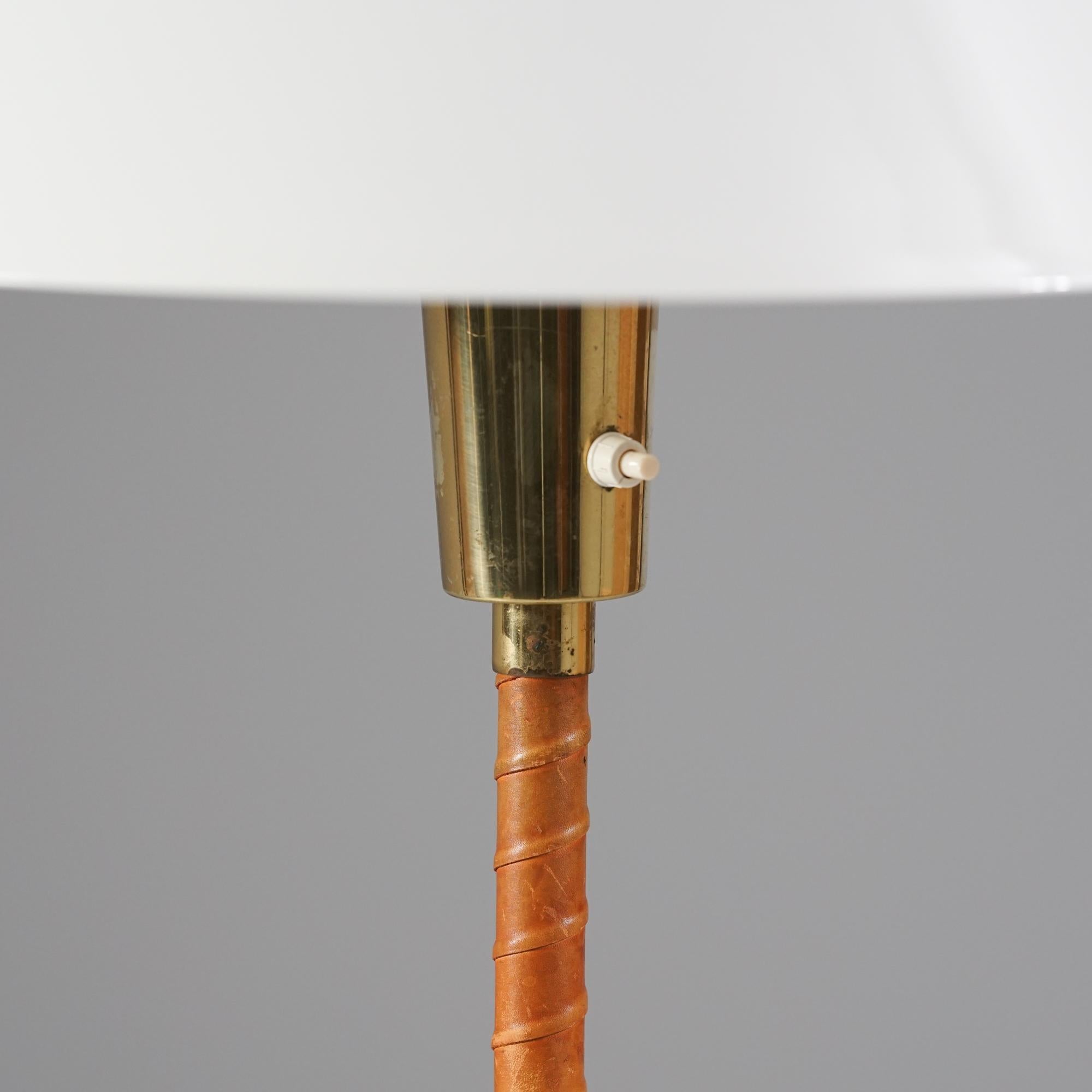 Model Senator/Ihanne Floor Lamp, Lisa Johansson-Pape, Orno Oy, 1950s (Finnisch) im Angebot