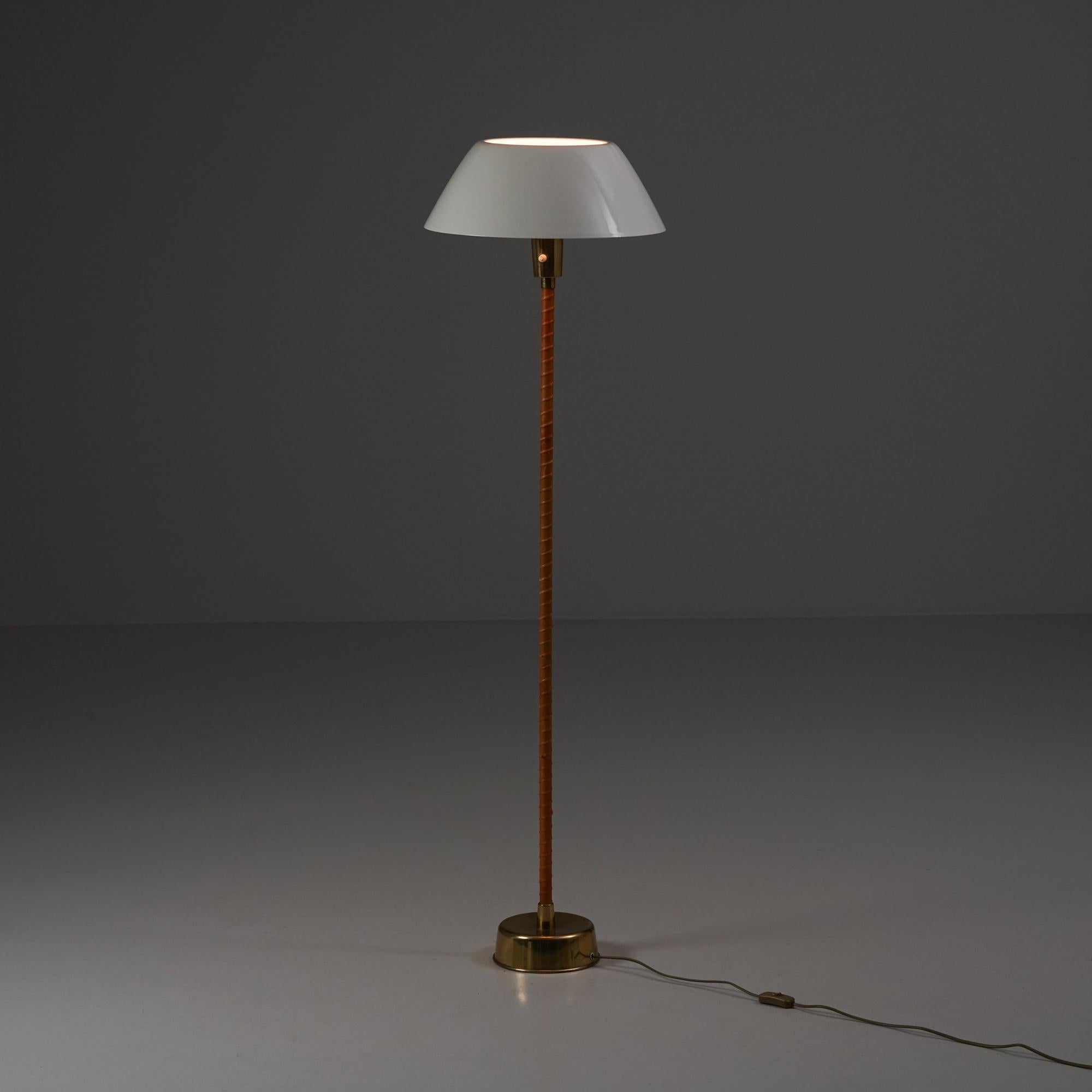 Model Senator/Ihanne Floor Lamp, Lisa Johansson-Pape, Orno Oy, 1950s im Angebot 1