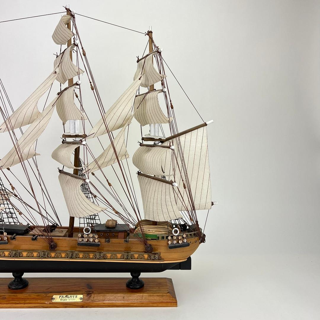 Fin du XIXe siècle MODEL SHIP, Fragata Siglo XVIII, grand navire décoratif anglais ancien fait à la main en vente
