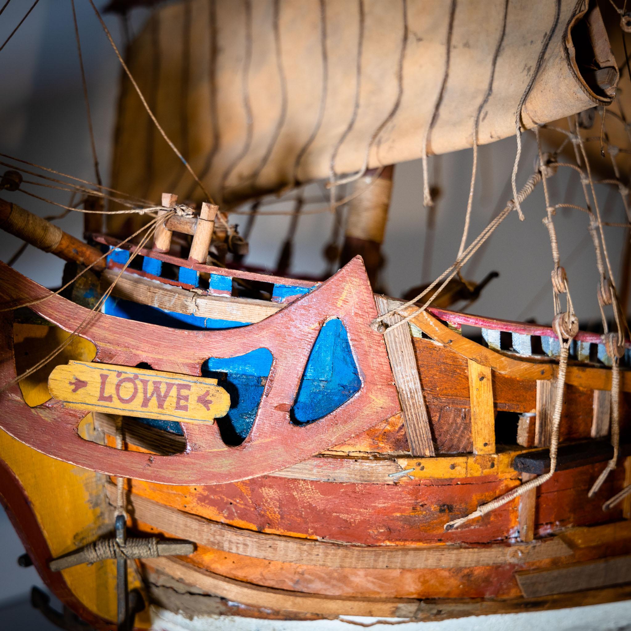Model Ship “Löwe”, hand-painted, Germany 1960s For Sale 7