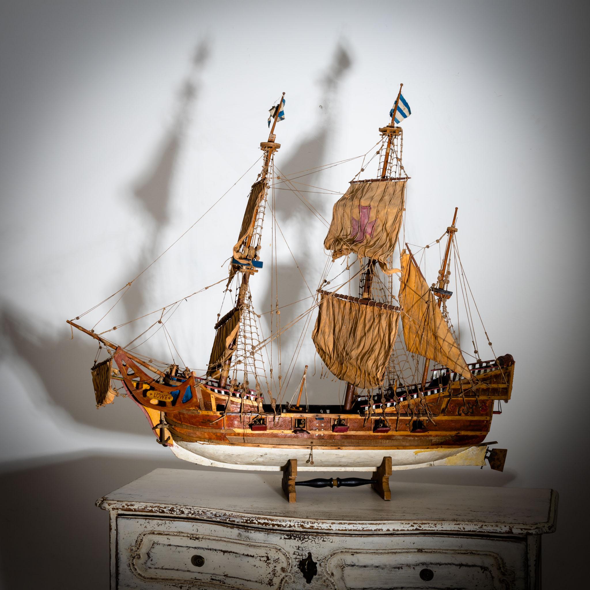 Model Ship “Löwe”, hand-painted, Germany 1960s For Sale 13