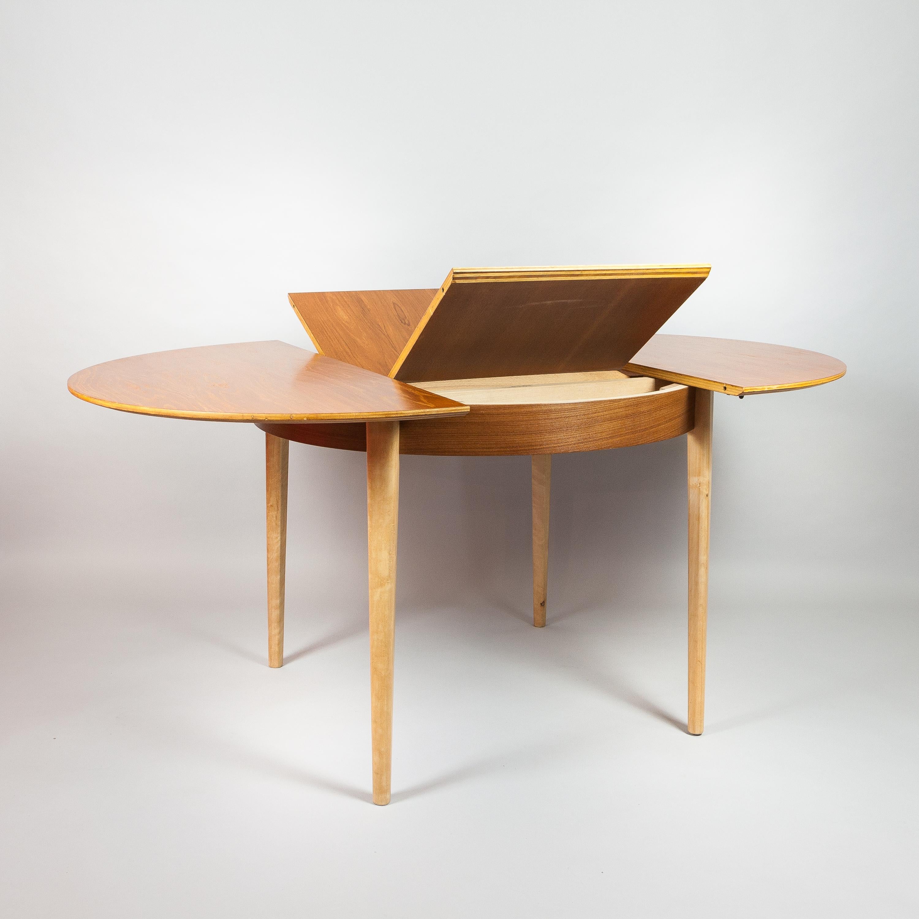 Mid-Century Modern Model TB05 Teak and Maple Dining Table by Cees Braakman for Pastoe, 1950s