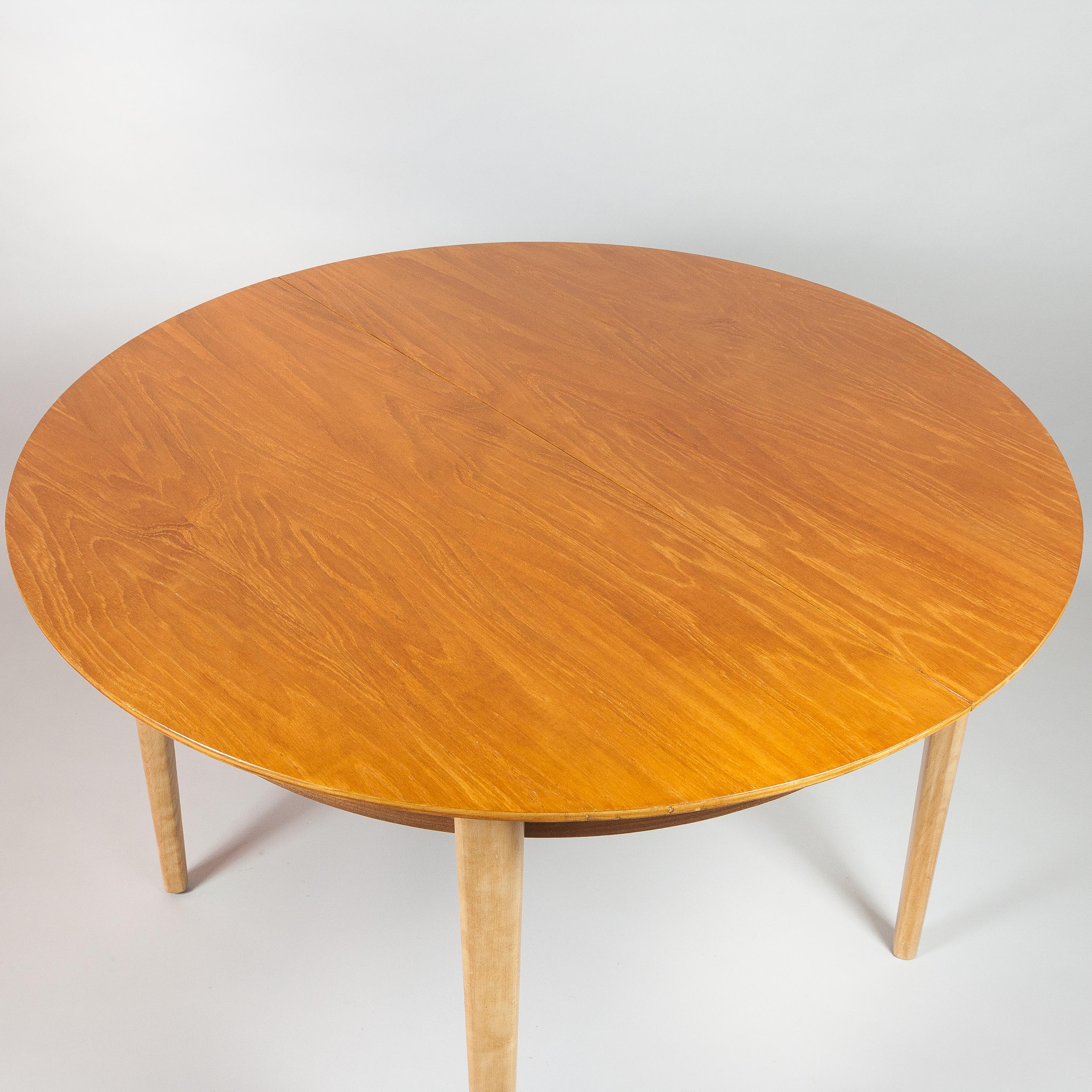 Mid-20th Century Model TB05 Teak and Maple Dining Table by Cees Braakman for Pastoe, 1950s