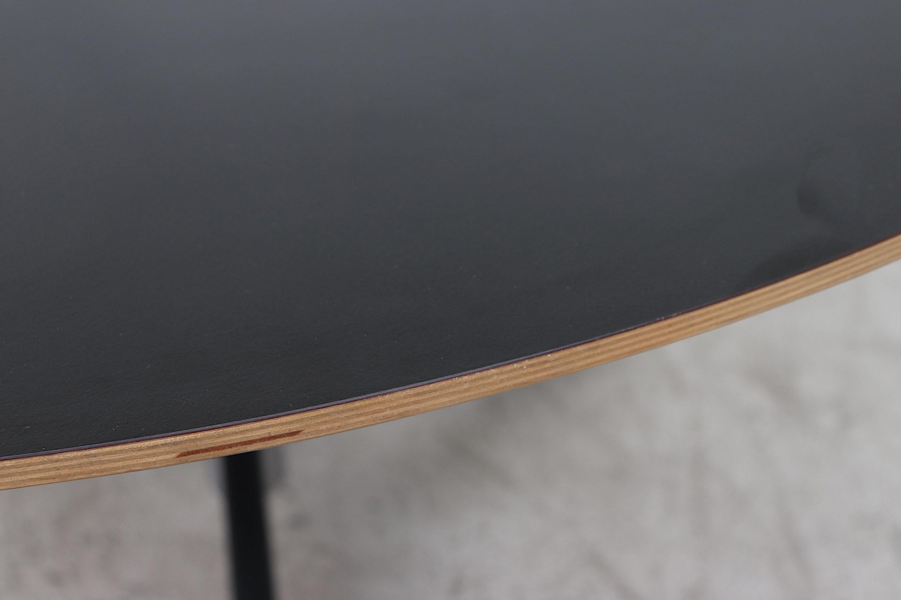 Model TE06 Dining Table by Martin Visser for 't Spectrum In Good Condition In Los Angeles, CA