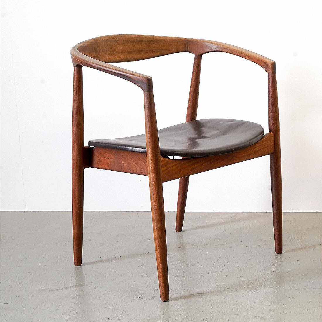 This midcentury vintage armchair was designed by the Danish designer Kai Kristiansen. He designed his 