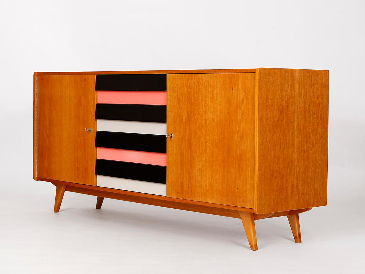 Model U-460 Sideboard by Jiri Jiroutek for Interier Praha, 1960s In Excellent Condition For Sale In Wien, AT