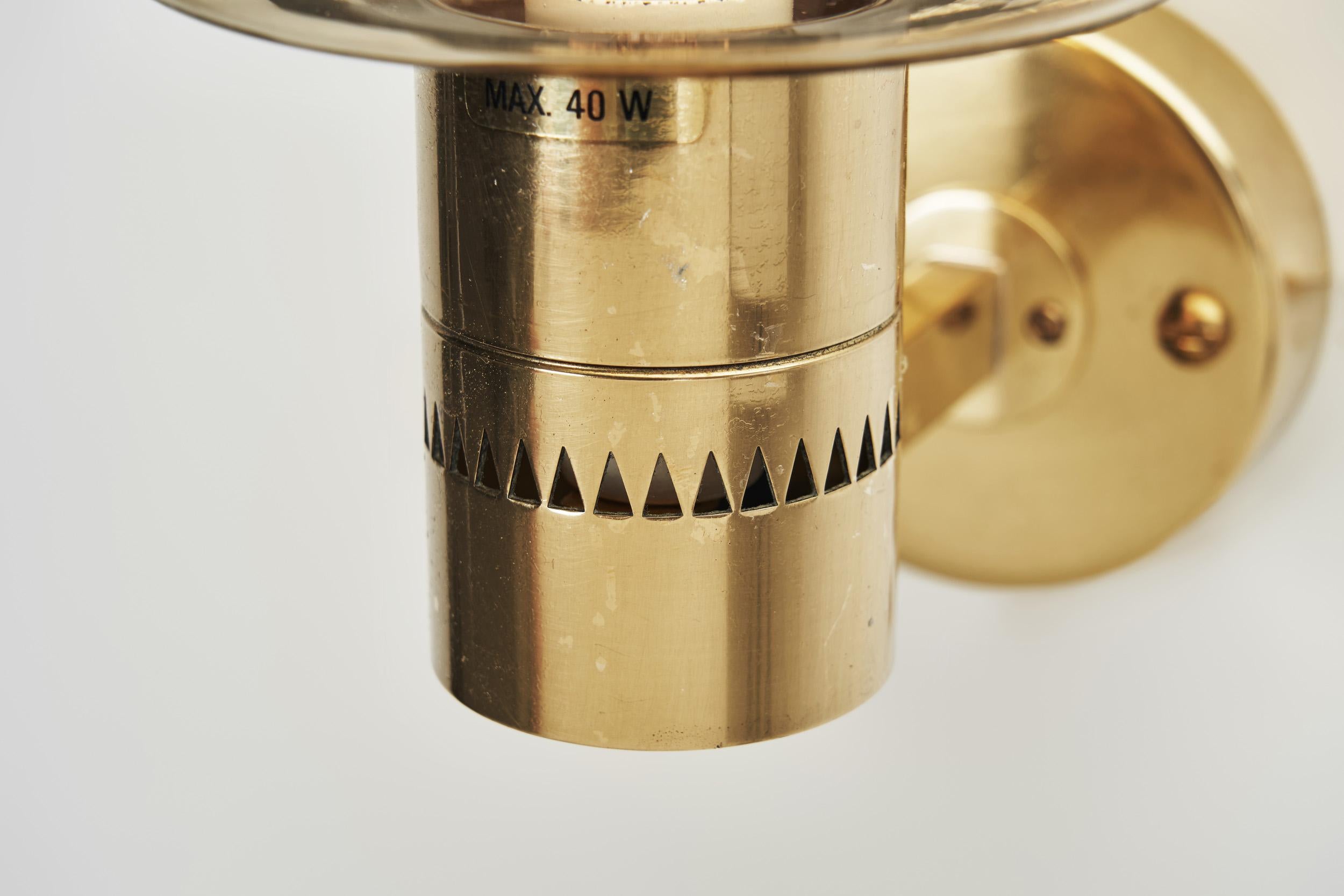 Lampe murale en laiton modèle V-220 de Hans-Agne Jakobsson, Suède, années 1960 en vente 9