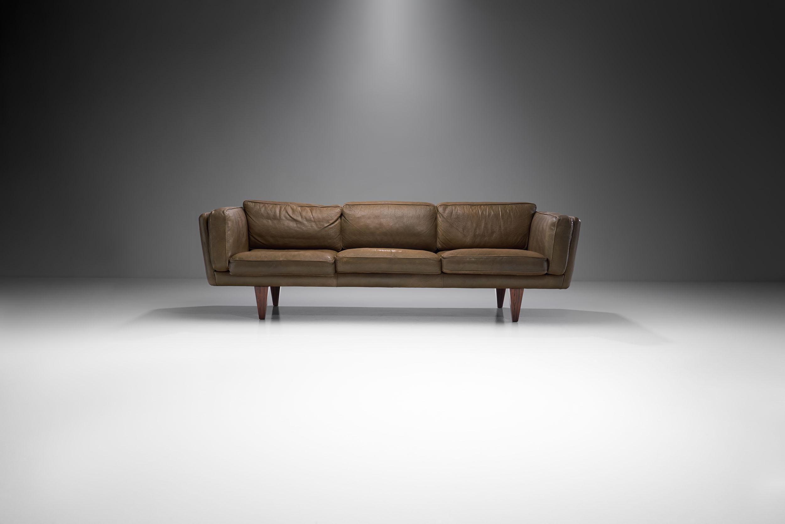Mid-20th Century “Model V11” Three-Seater Leather Sofa by Illum Wikkelsø, Denmark, 1960s For Sale
