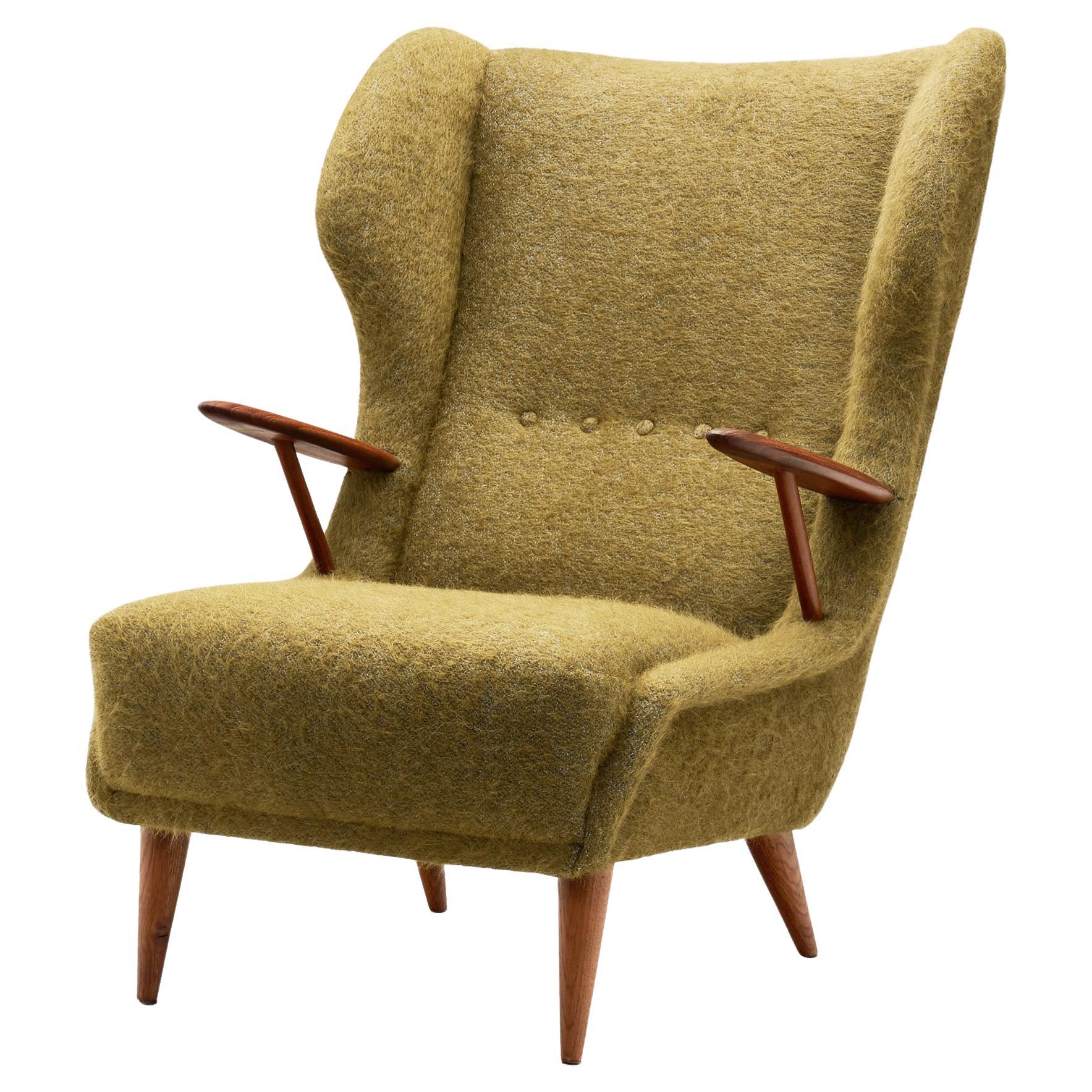 Model "VP 37" Oak and Teak Lounge Chair by Georg Thams, Denmark 1950s