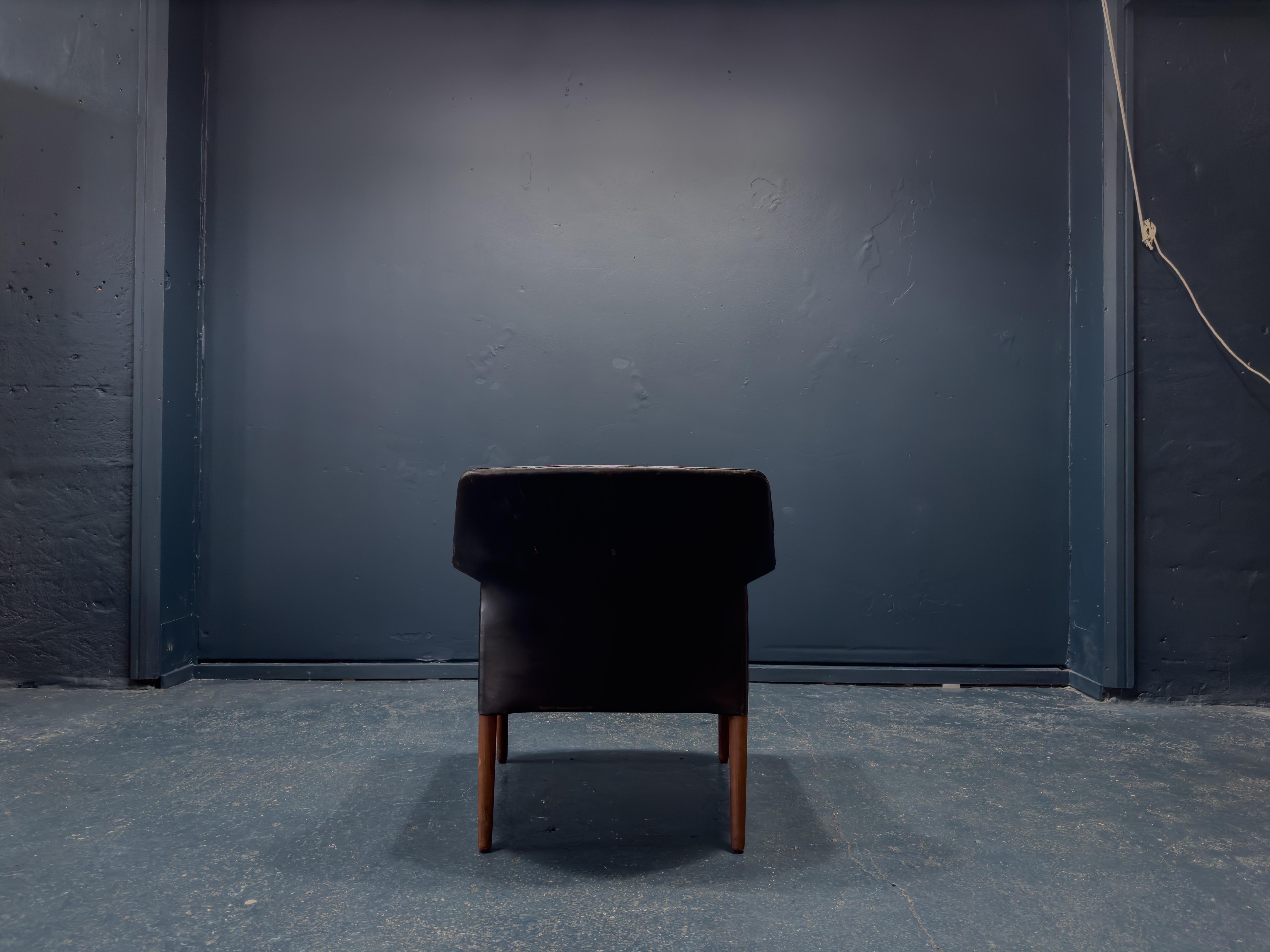 Modèle WB3838 Fauteuil en cuir État moyen - En vente à London, GB