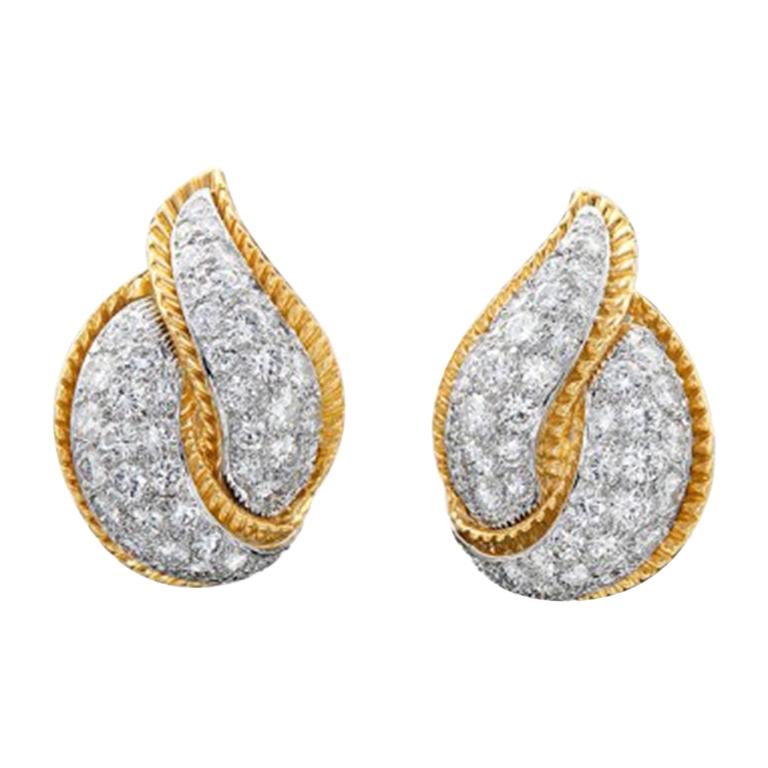 Modele Sterle 5.25 Carat Diamond 18 Karat Yellow Gold Leaf Earrings