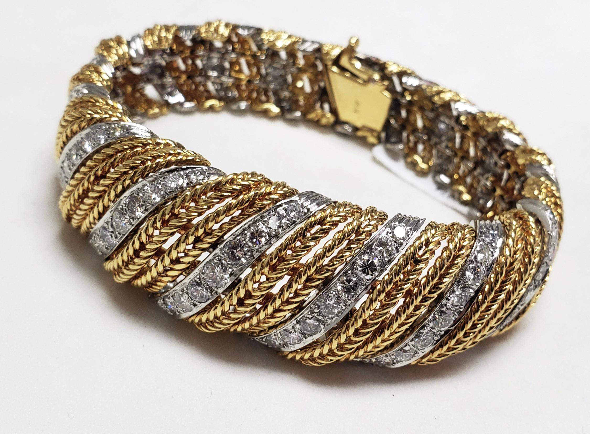 Trueing bracelet de tennis en diamants des années 1950 - un véritable bijou. MODELE STERLE Paris bracelet serti de 138 diamants ronds de taille brillant naturels, nous estimons à 12.00ct le poids total (pourrait être Anciens diamants ronds de taille
