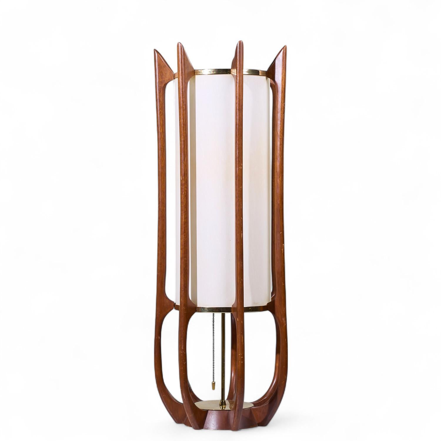 Mid-Century Modern Modeline Model 635 Mid Century Sculptured Walnut and Brass Table Lamp For Sale