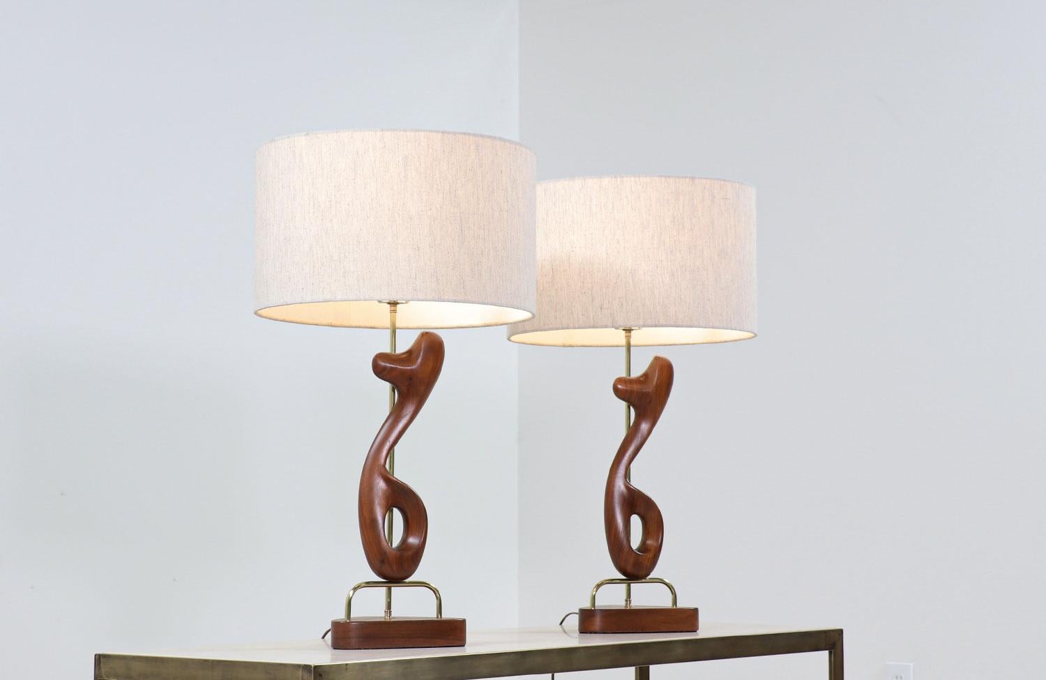 American Expertly Restored - Modeline of California Sculpted Walnut & Brass Table Lamps For Sale