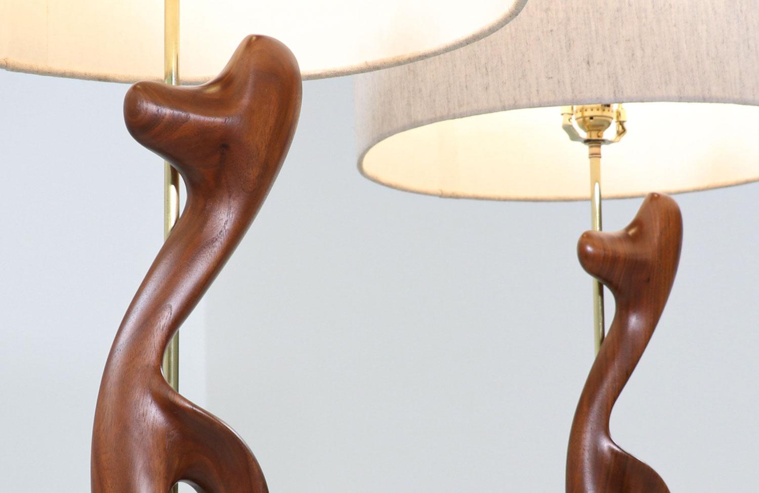 Polished Expertly Restored - Modeline of California Sculpted Walnut & Brass Table Lamps For Sale