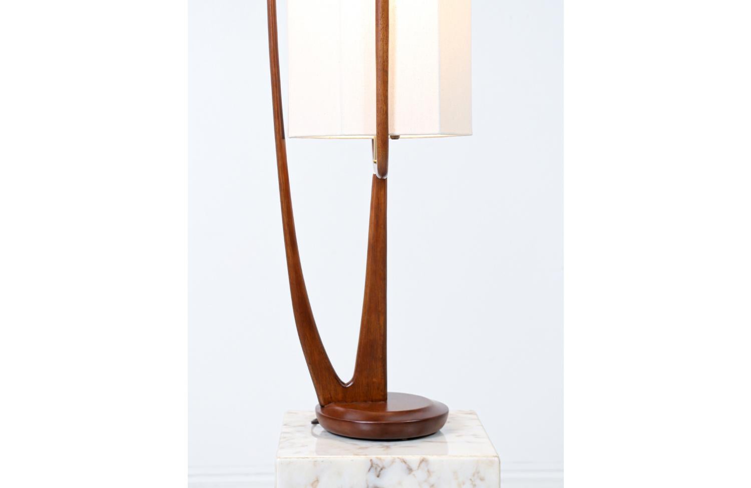 Modeline of California Sculpted Walnut Lamp with New Linen Shade In Excellent Condition In Los Angeles, CA