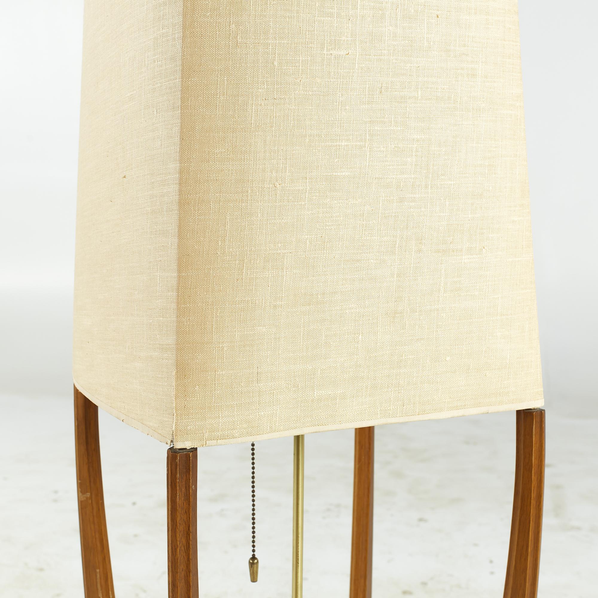 Modeline Style Midcentury Walnut and Brass Floor Lamp For Sale 3