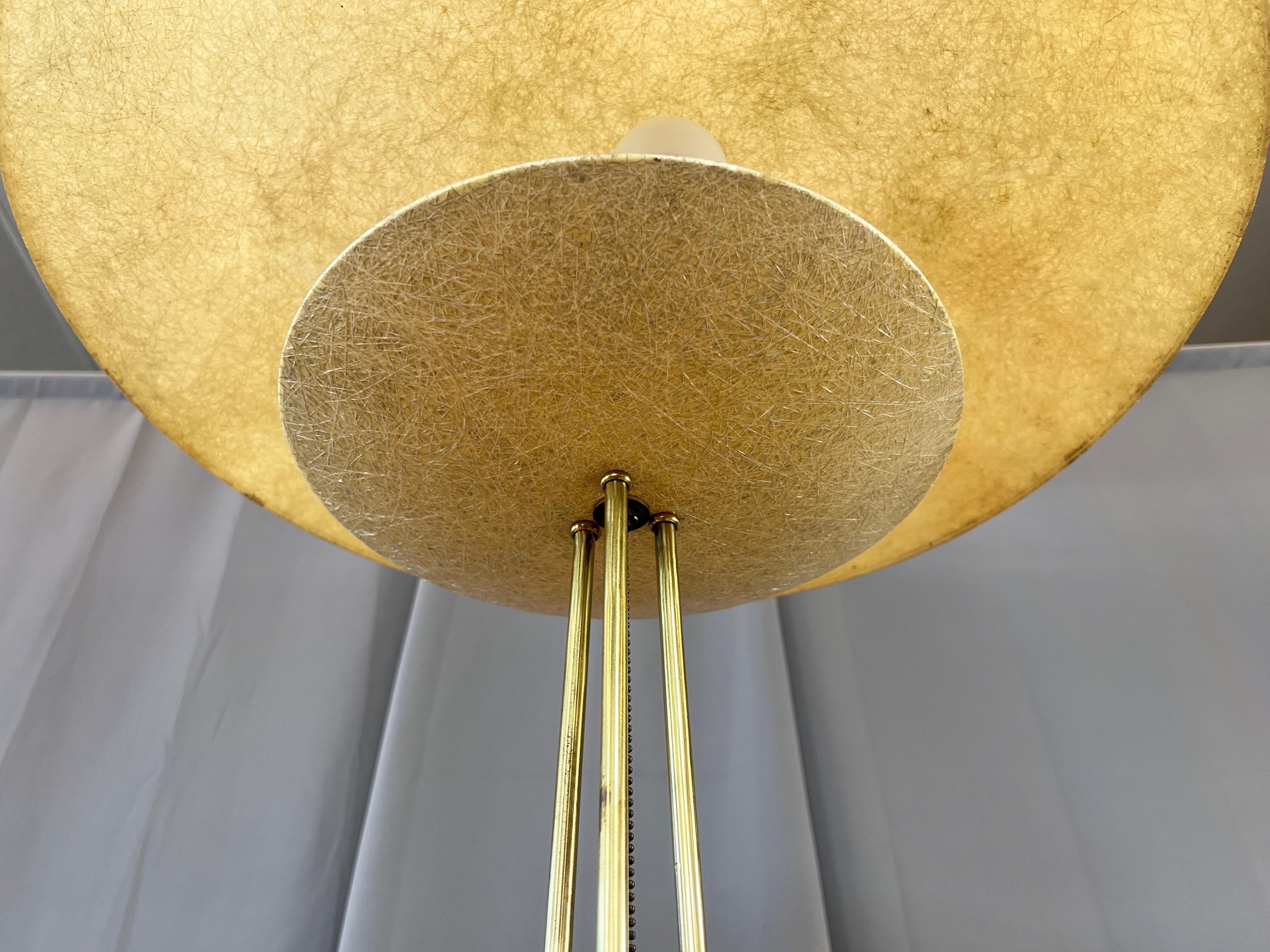 Modeline Tripod Floor Lamp with Fiberglass Saucer Shades, Brass, and Wood, 1950s 4